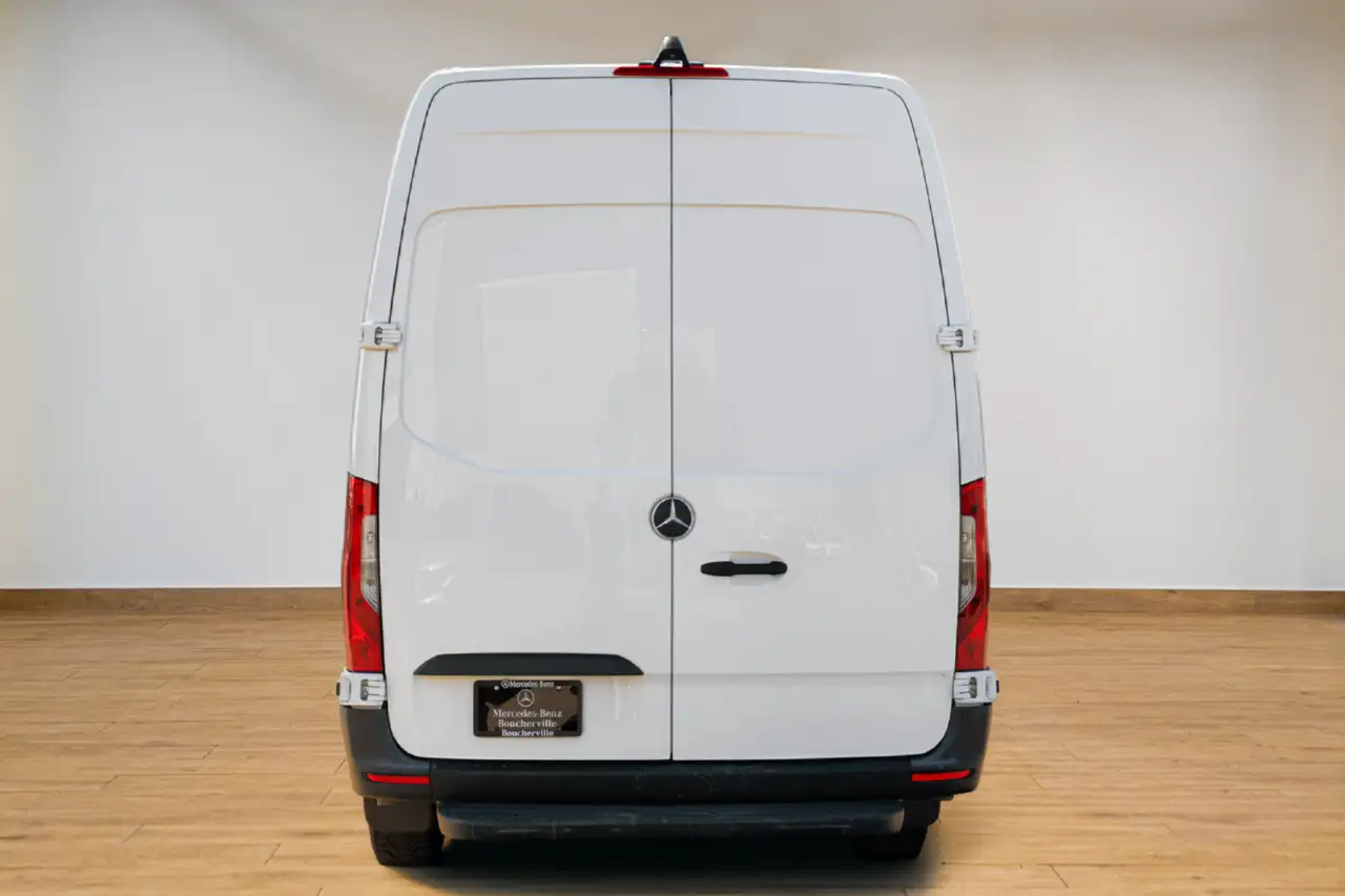 Mercedes-Benz Sprinter photo Mercedes-Benz Sprinter