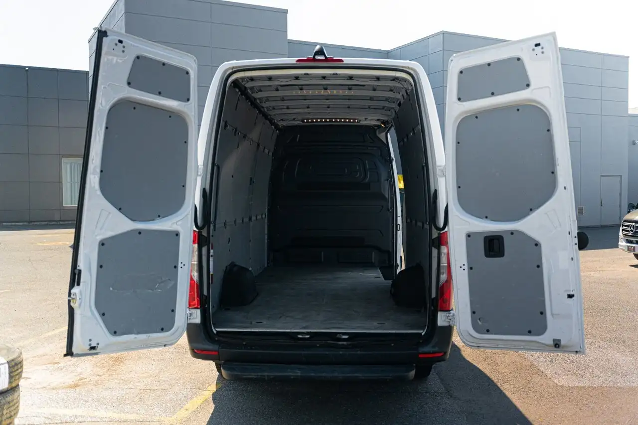 Mercedes-Benz Sprinter photo Mercedes-Benz Sprinter