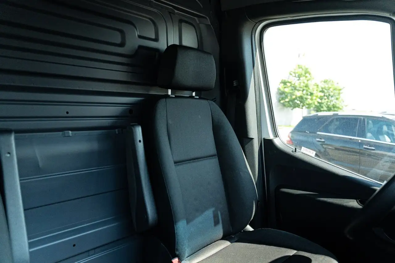 Mercedes-Benz Sprinter photo Mercedes-Benz Sprinter