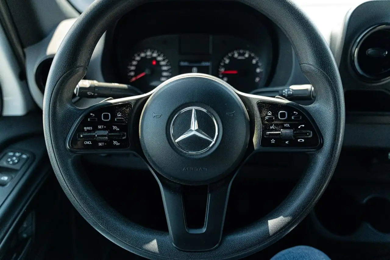 Mercedes-Benz Sprinter photo Mercedes-Benz Sprinter