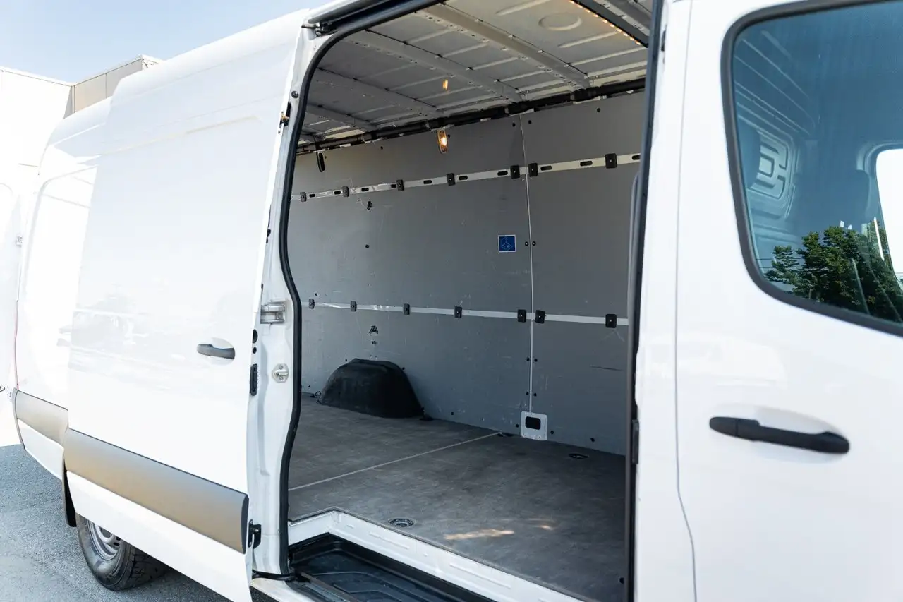 Mercedes-Benz Sprinter photo Mercedes-Benz Sprinter