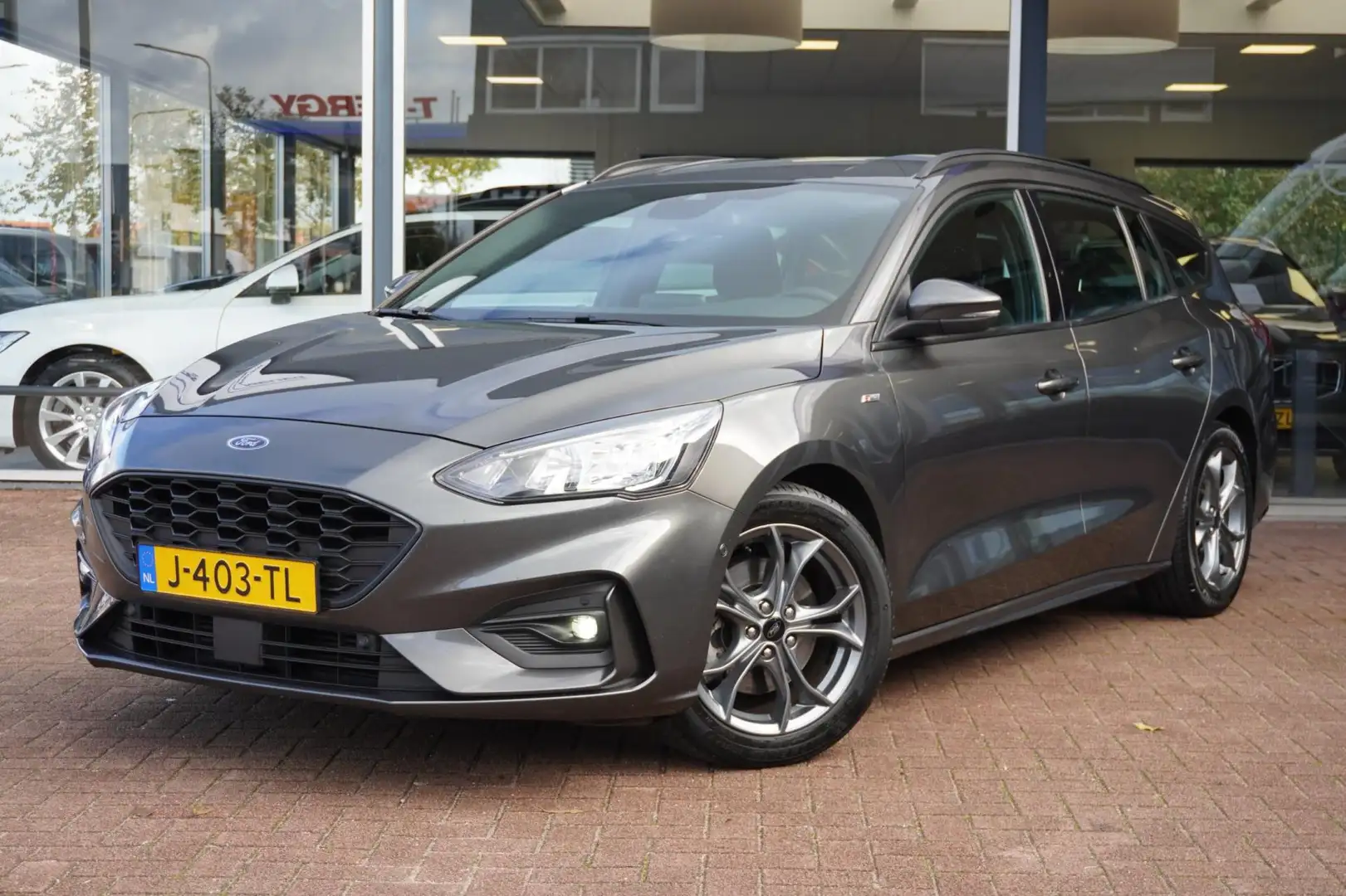 Ford Focus Wagon 1.0 EcoBoost Hybrid ST Line Business | Airco Grijs - 1