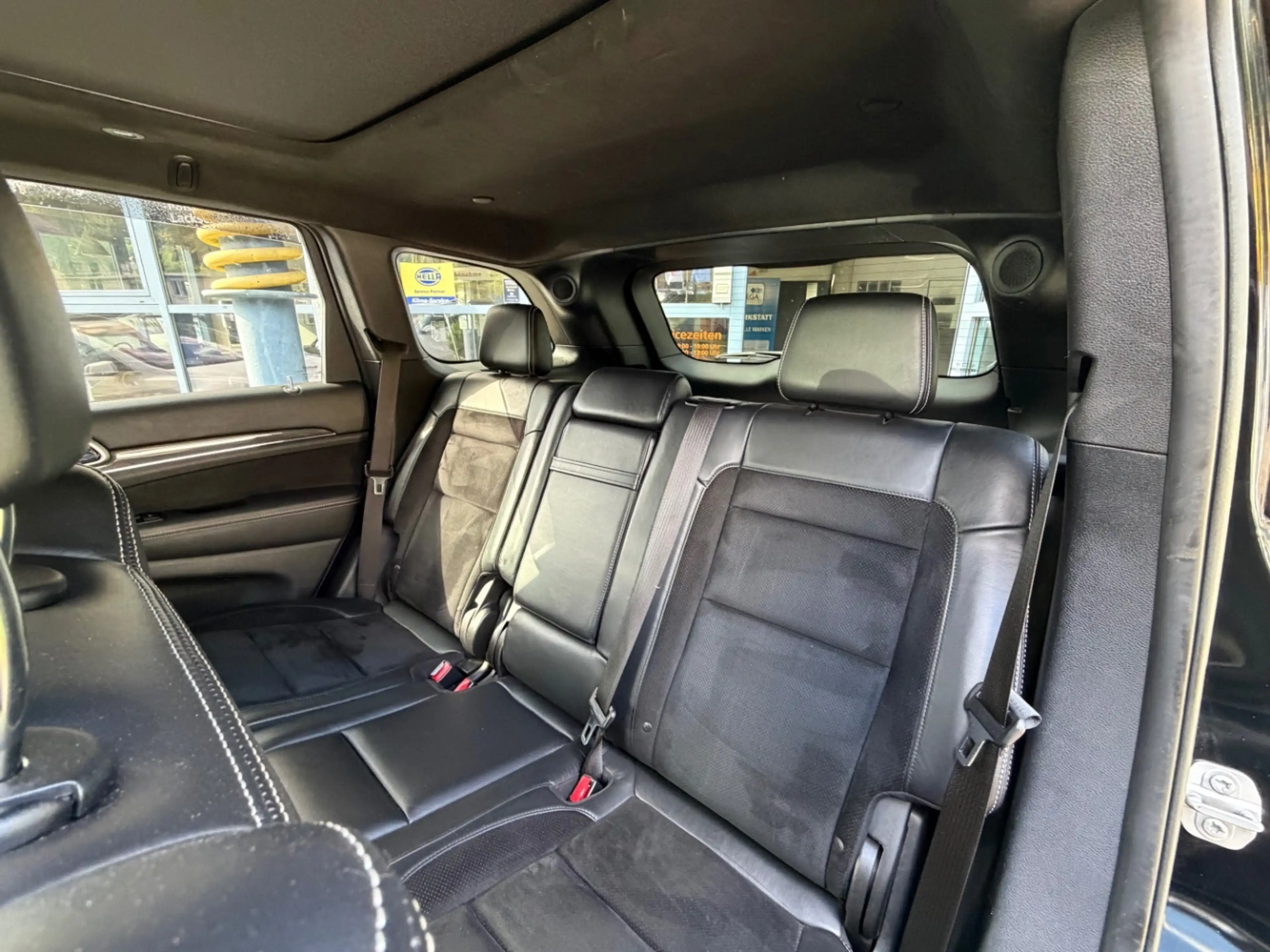 Jeep Grand Cherokee 6,4 SRT Leder"Navi"AHK"LED — photo 15