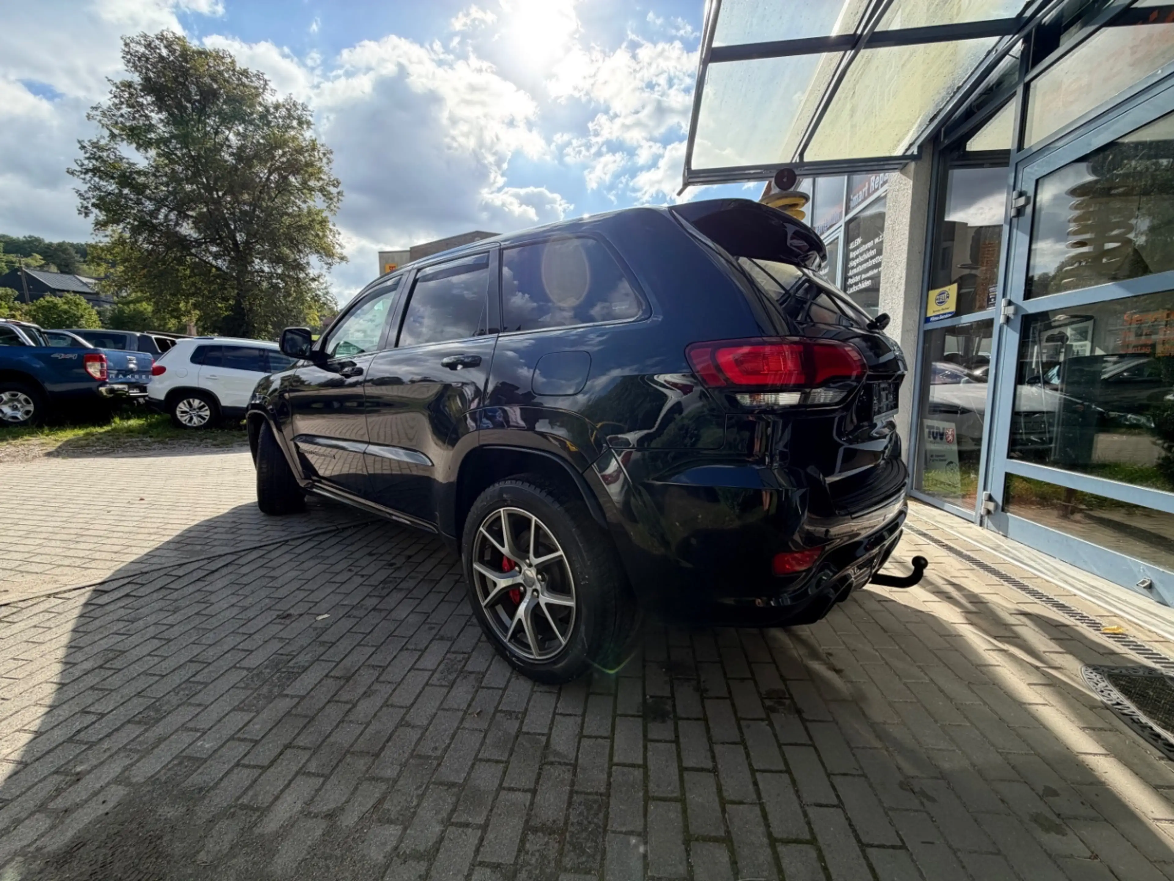 Jeep Grand Cherokee 6,4 SRT Leder"Navi"AHK"LED — photo 3