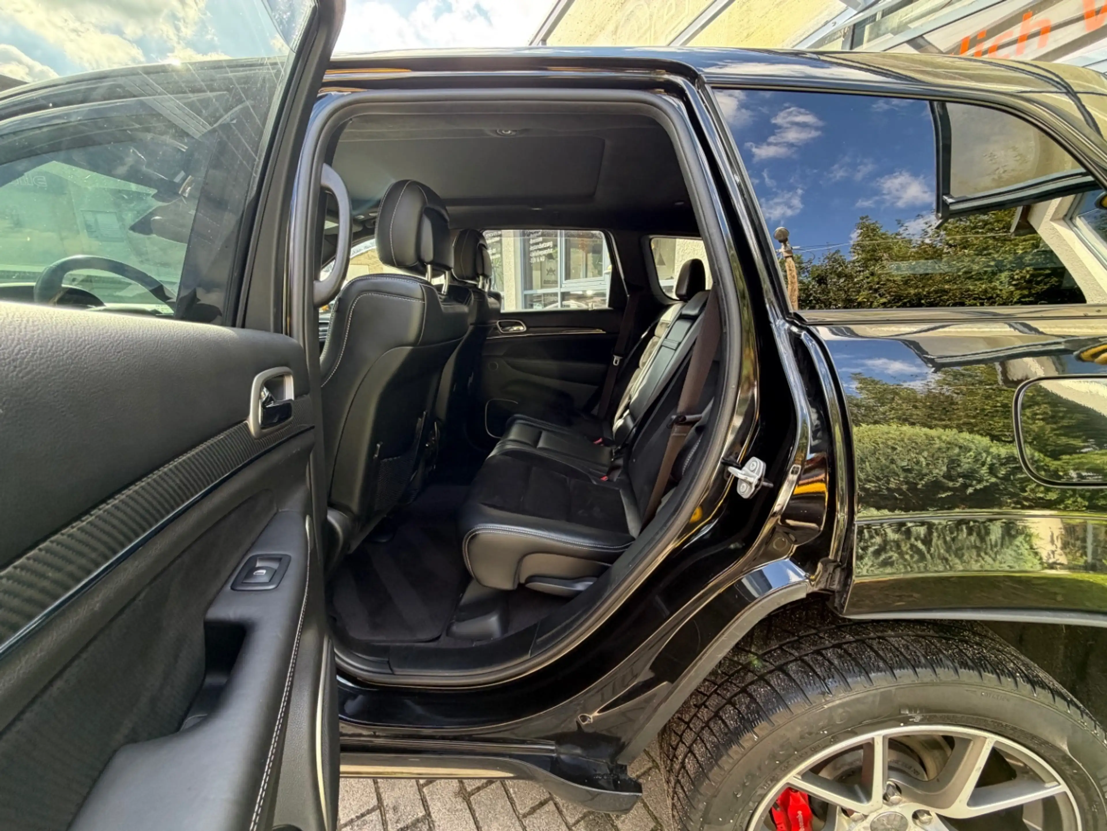 Jeep Grand Cherokee 6,4 SRT Leder"Navi"AHK"LED — photo 13