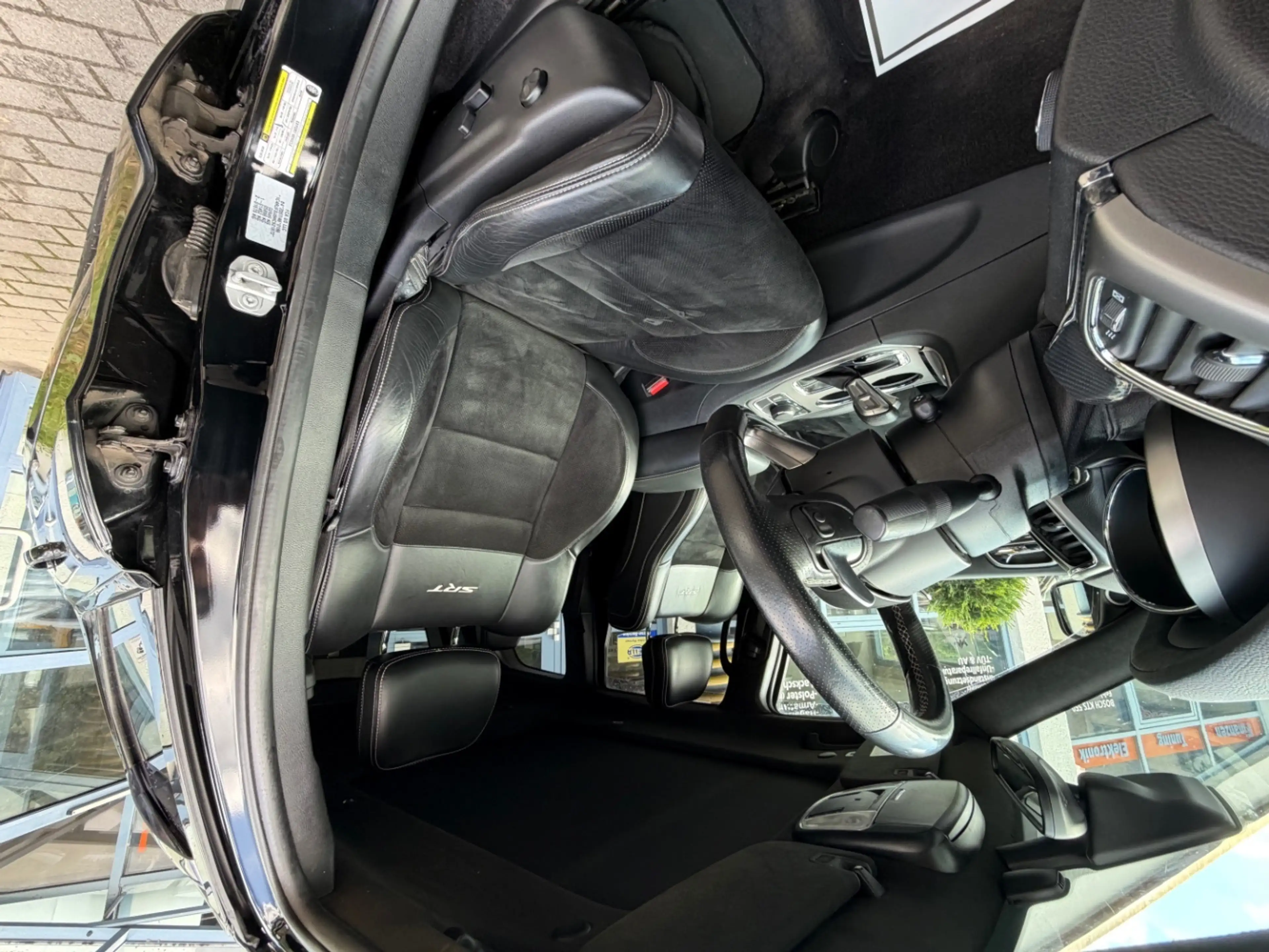 Jeep Grand Cherokee 6,4 SRT Leder"Navi"AHK"LED — photo 11