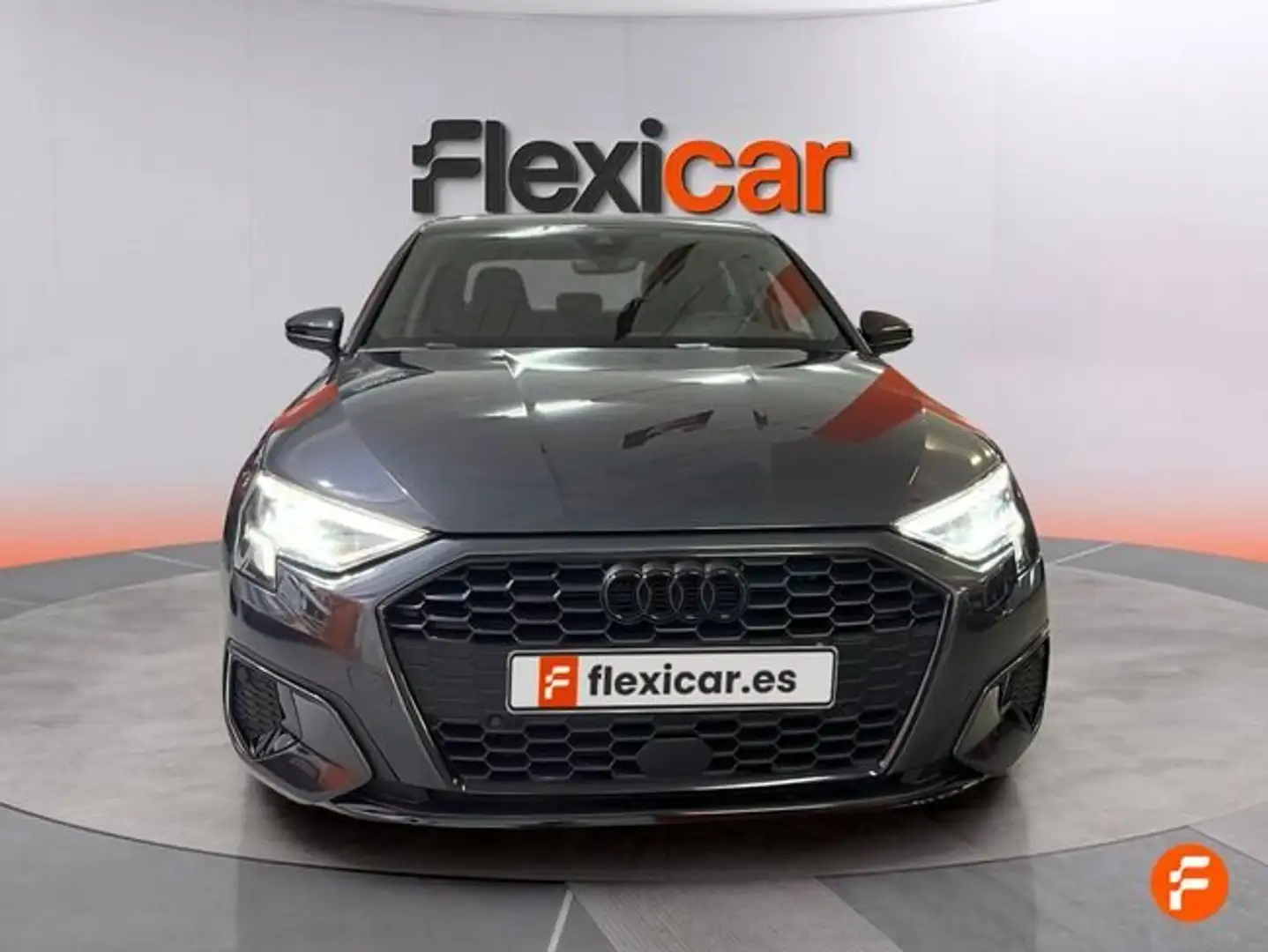 Audi A3 Sedan 30 TFSI 81kW (110CV) S tronic Gris - 2