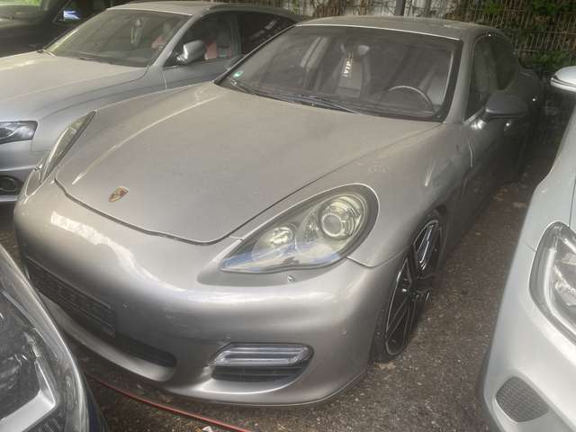 Imagine Porsche Panamera Turbo