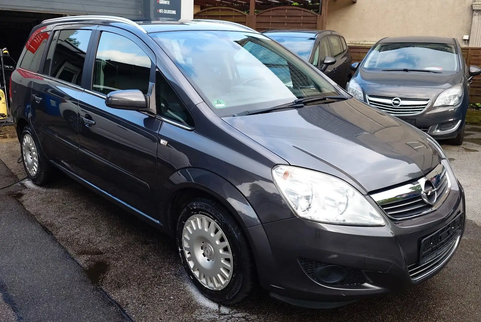 Opel Zafira B Edition 1.6i KLIMA/TEMPOMAT/7SITZE/ZV Gris - 1