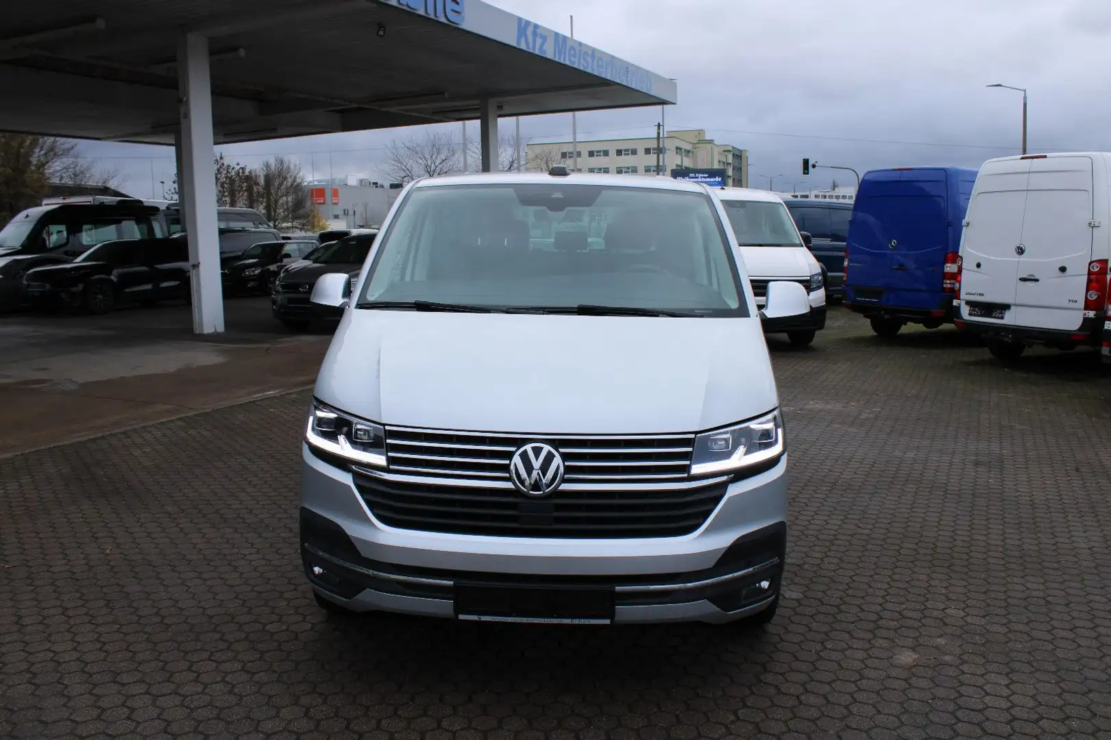 Volkswagen T6 Multivan T6.1 Multivan Gen.Six,LED,DSG,NAVI,el.Klappe,ACC Plateado - 2