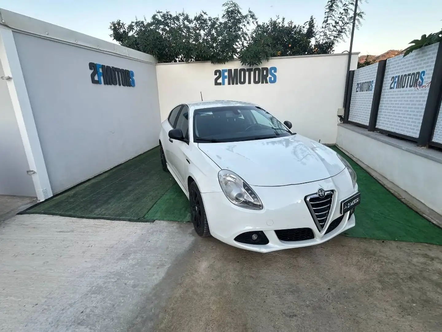 Alfa Romeo Giulietta 1.6 jtdm(2) Exclusive Blanc - 1