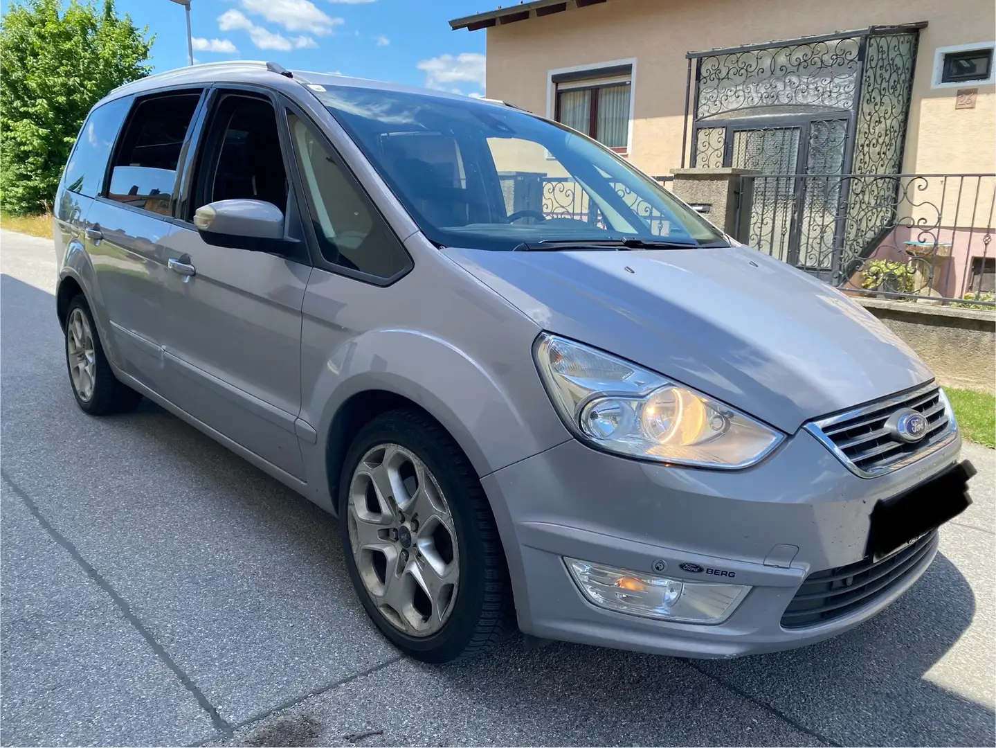 Ford Galaxy Business 2,0 TDCi DPF Aut. Šedá - 1