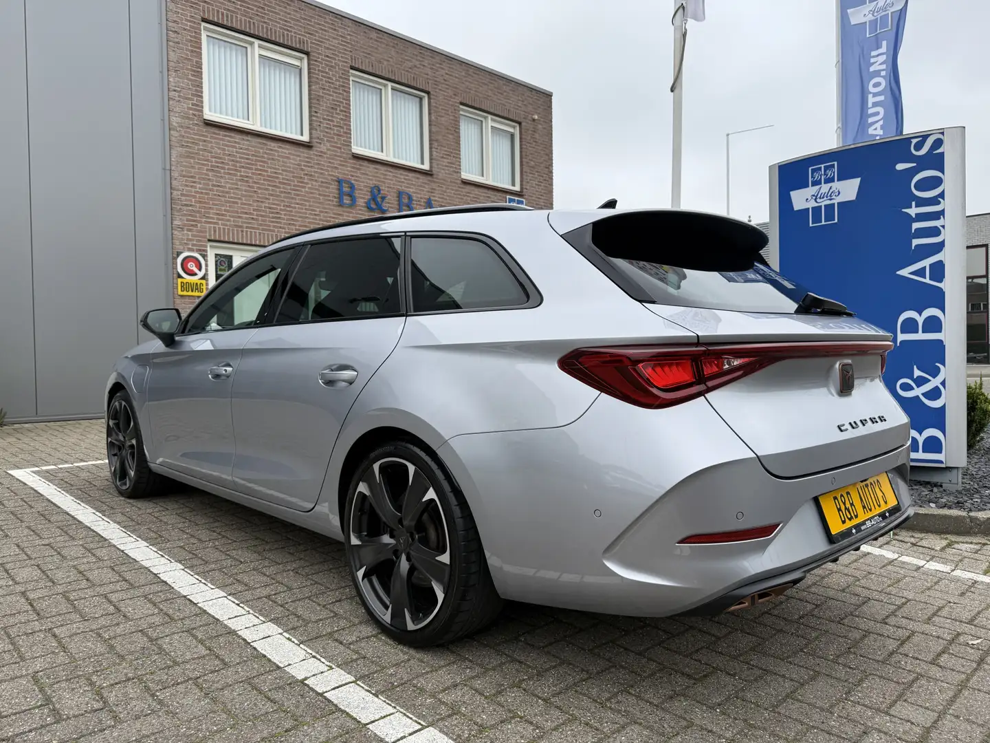 CUPRA Leon Sportstourer 1.4 e-Hybrid 245pk VZ Business l ACC Grau - 2