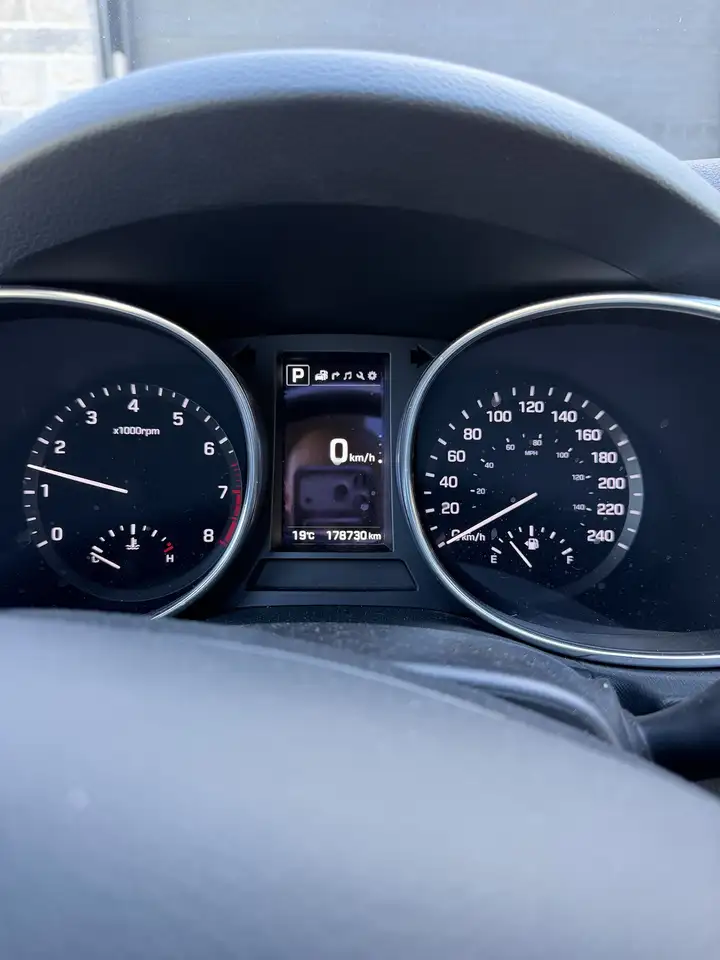 Hyundai SANTA FE снимка Hyundai SANTA FE