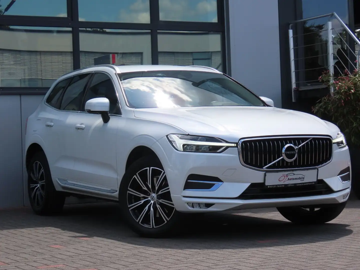 Volvo XC60 B4 D AWD Inscription Geartronic White - 2