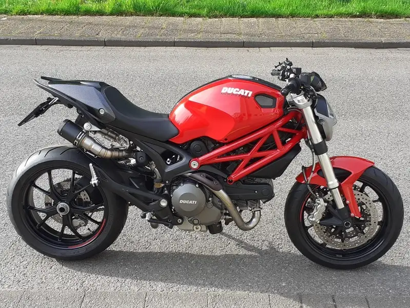 Ducati Monster 796