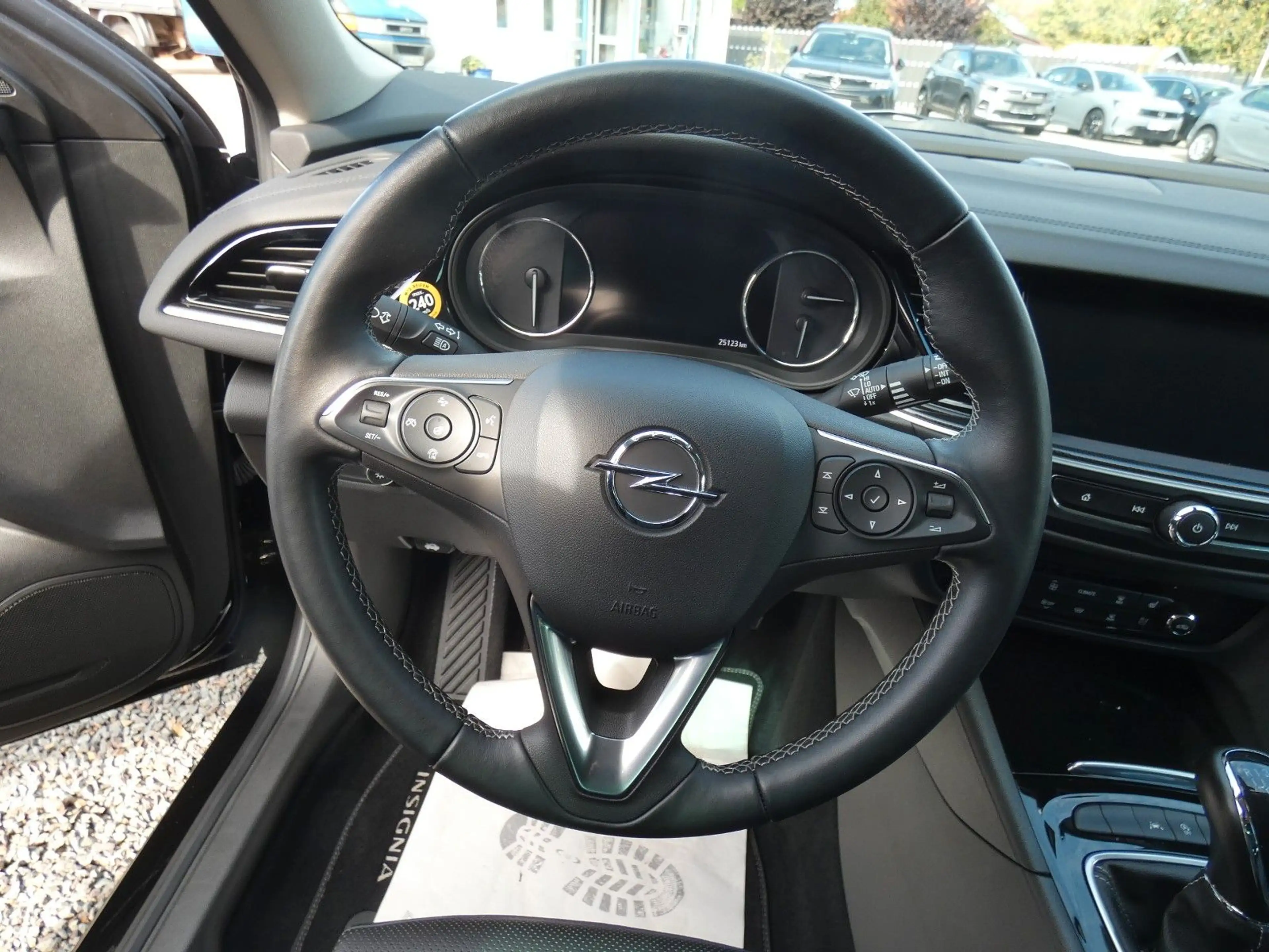 Opel Insignia 2.0 D SHZ Navi LED-MA Leder Massage AGR — photo 7