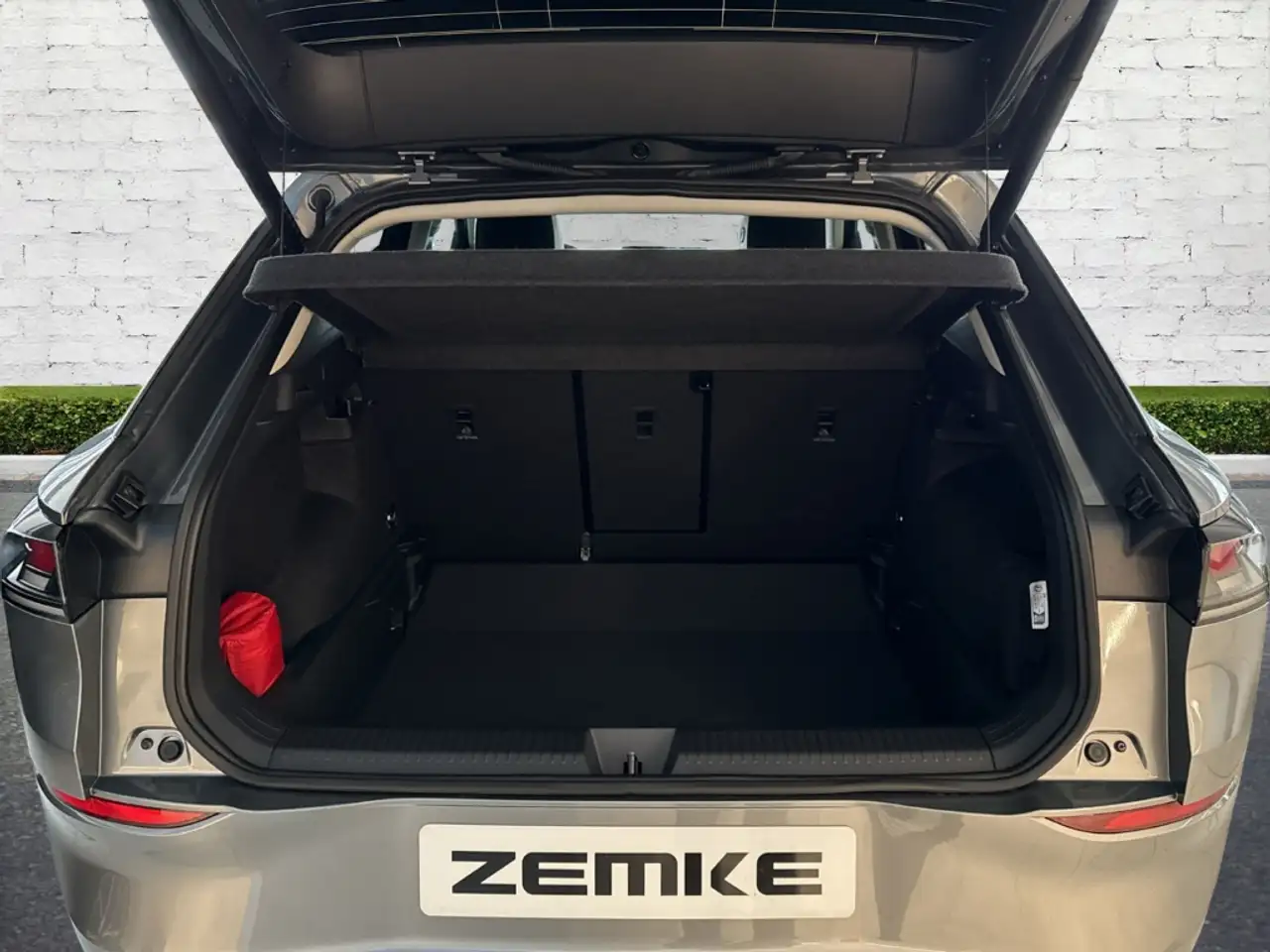 Volkswagen T-Roc Style 1.5 l eTSI DSG HUD El. Panodach Navi 15