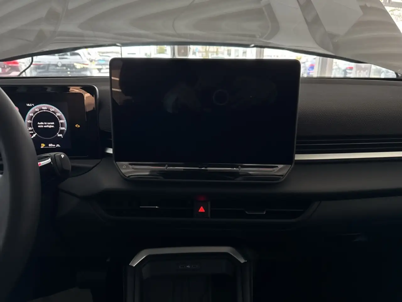 Volkswagen T-Roc Style 1.5 l eTSI DSG HUD El. Panodach Navi 13