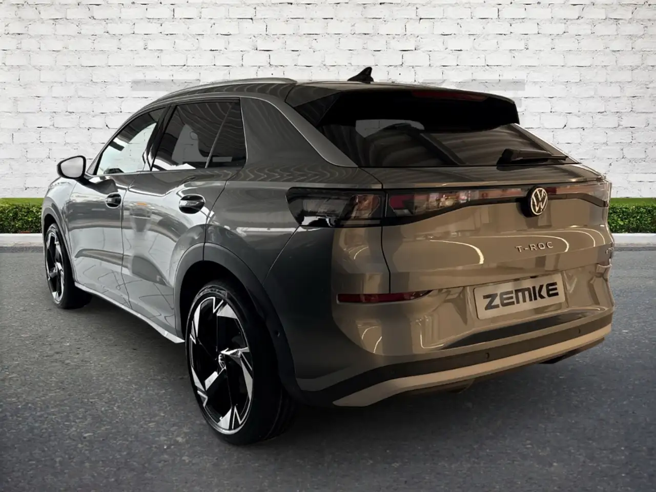Volkswagen T-Roc Style 1.5 l eTSI DSG HUD El. Panodach Navi 3