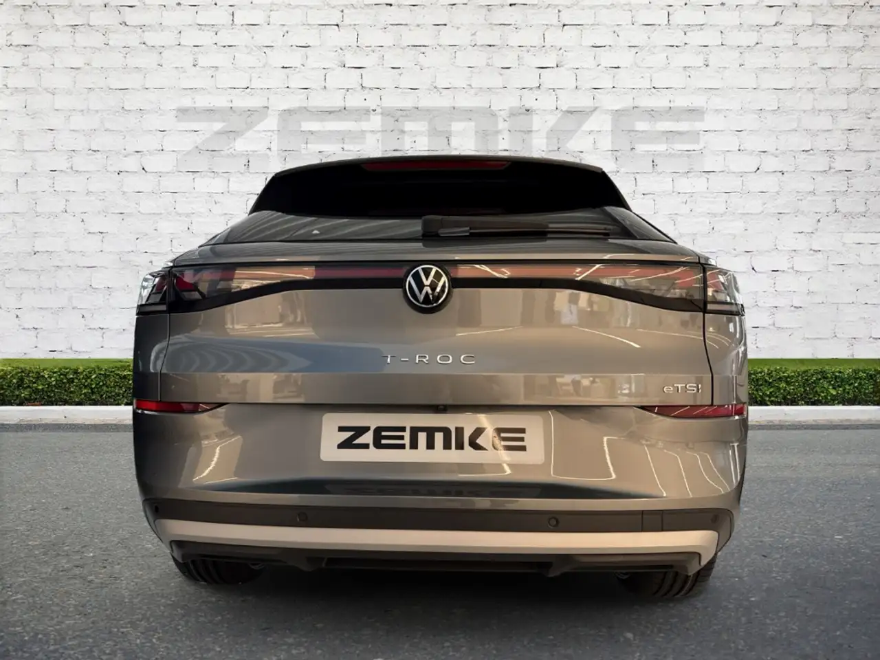 Volkswagen T-Roc Style 1.5 l eTSI DSG HUD El. Panodach Navi 4