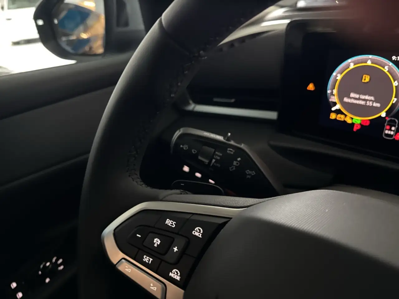 Volkswagen T-Roc Style 1.5 l eTSI DSG HUD El. Panodach Navi 11