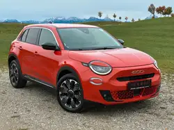 Fiat 600 e 115 kW La Prima*AppCon*SitzHzg*Navi*Leder*