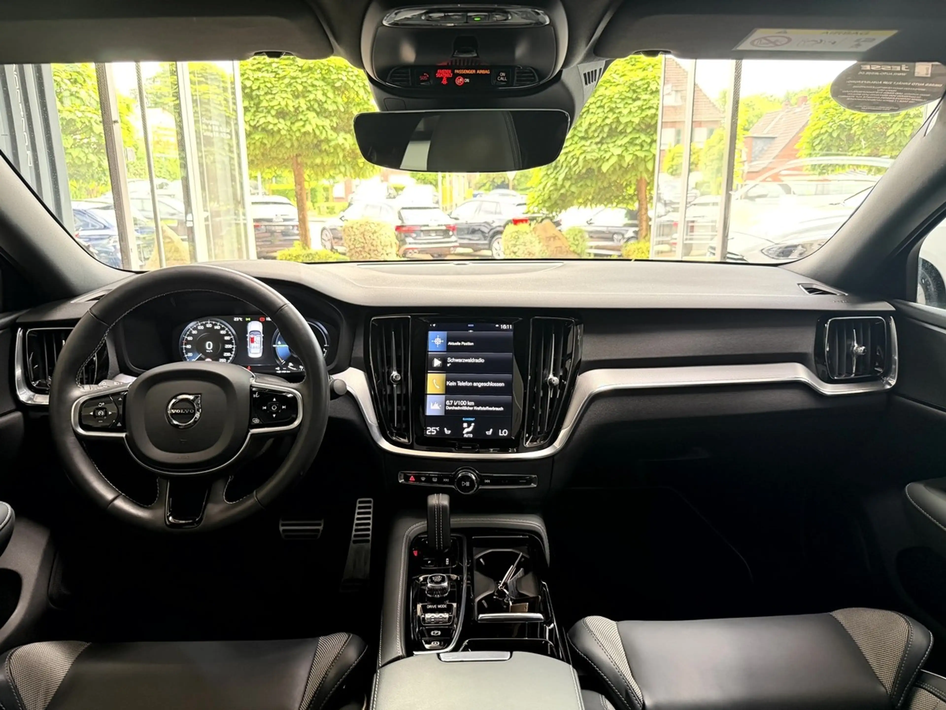 Volvo S60 T8 TwinEngine AWD R Design LED Virtual ACC Pano — photo 12