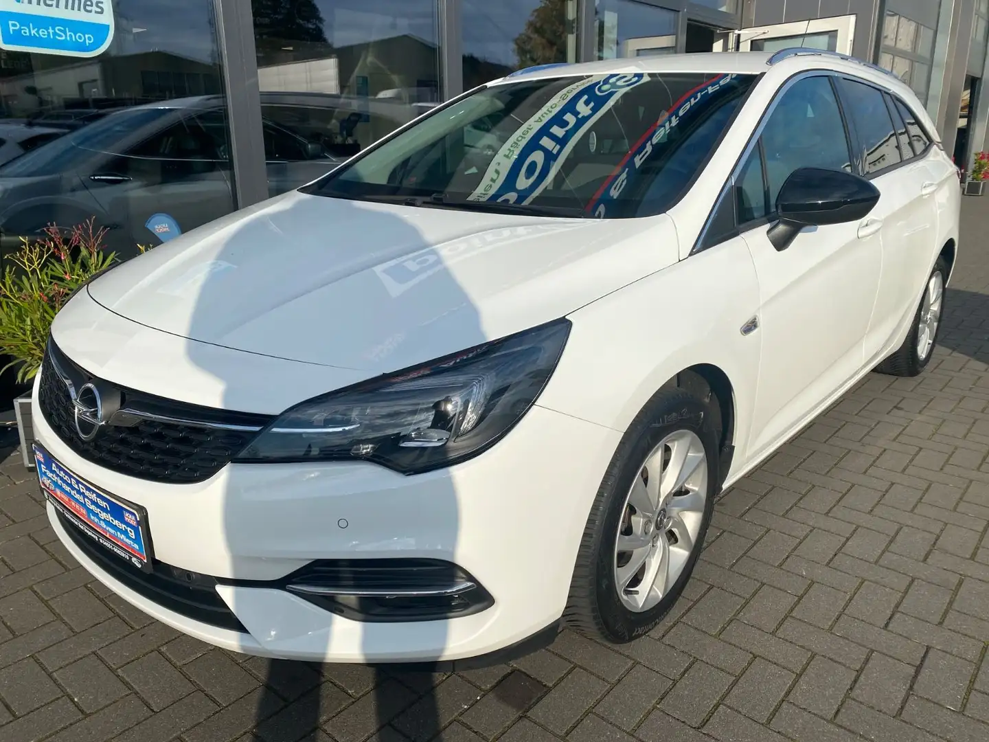 Opel Astra K Sports Tourer 1.2 Elegance*NAVI*LED* Weiß - 1