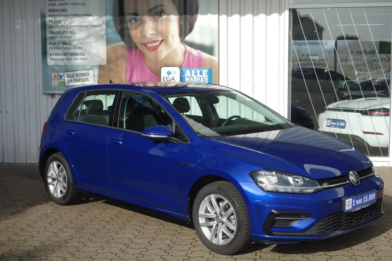 Volkswagen Golf 1.0 TSI COMFL.13TKM *R-LINE-PAKET*SHZG*PDC*ALU*BTH Blau - 1
