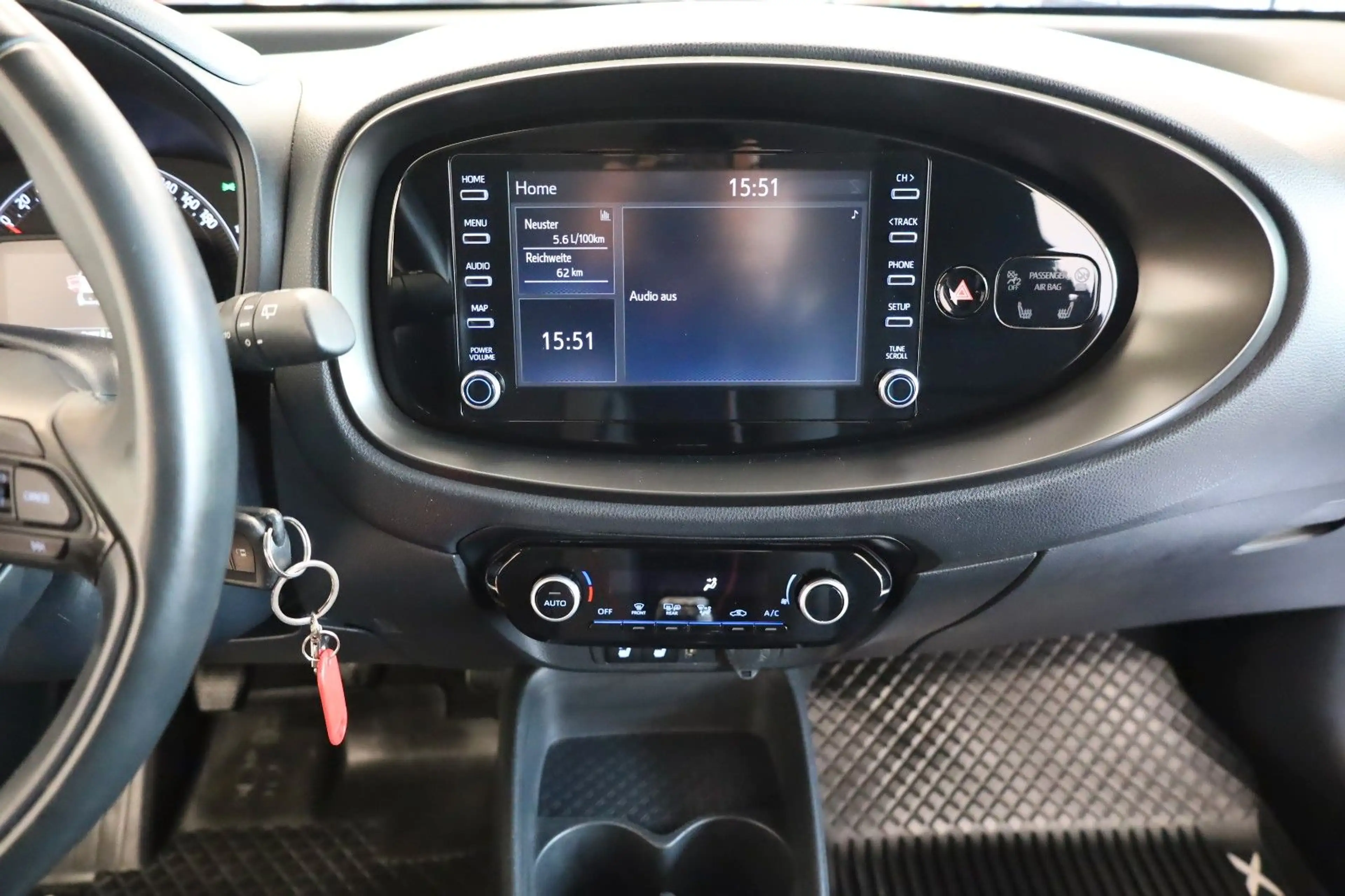 Toyota Aygo X / PDC / R.Kamera / LED / Garantie ! — photo 15