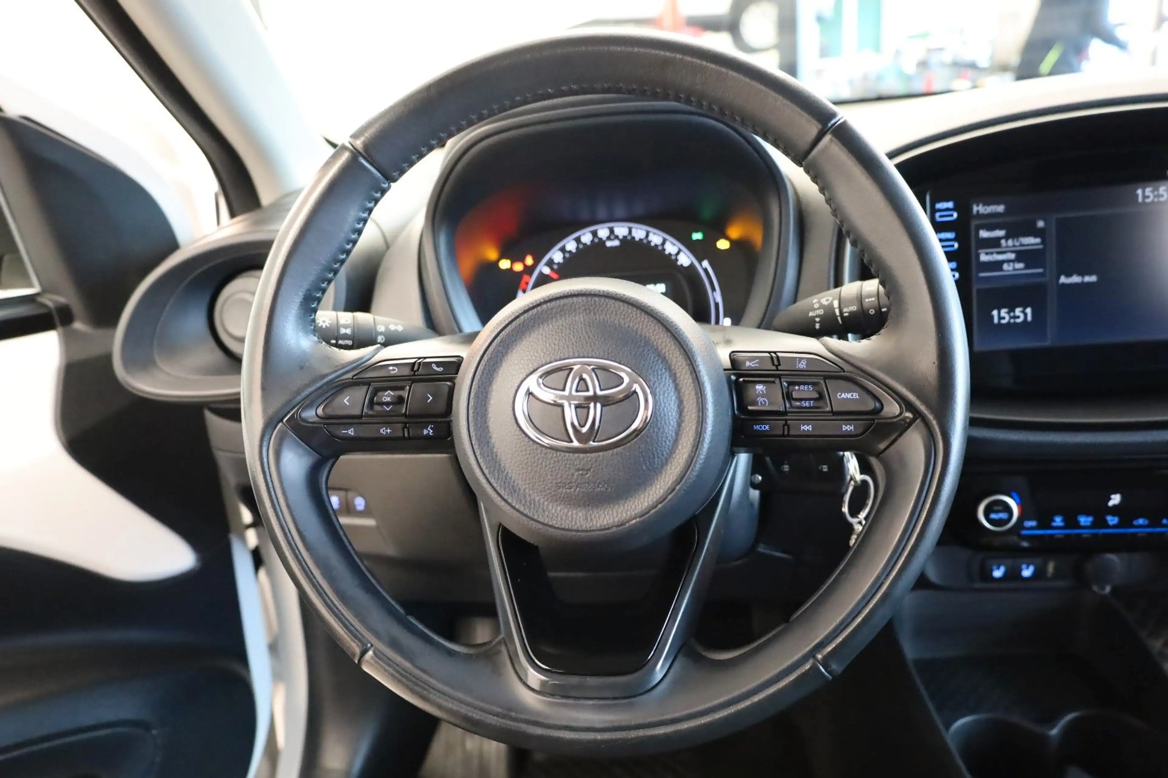 Toyota Aygo X / PDC / R.Kamera / LED / Garantie ! — photo 10