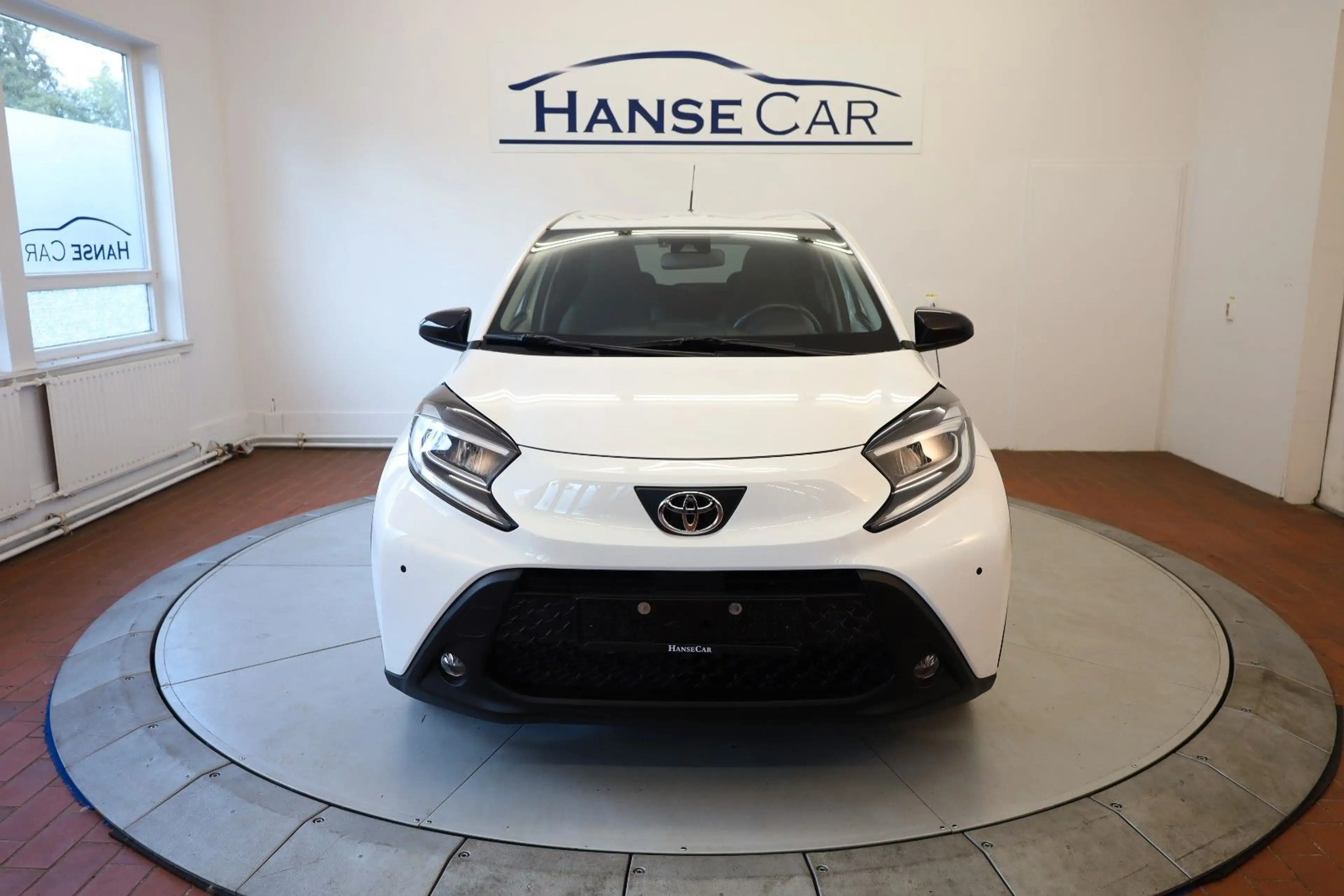 Toyota Aygo X / PDC / R.Kamera / LED / Garantie ! — photo 7