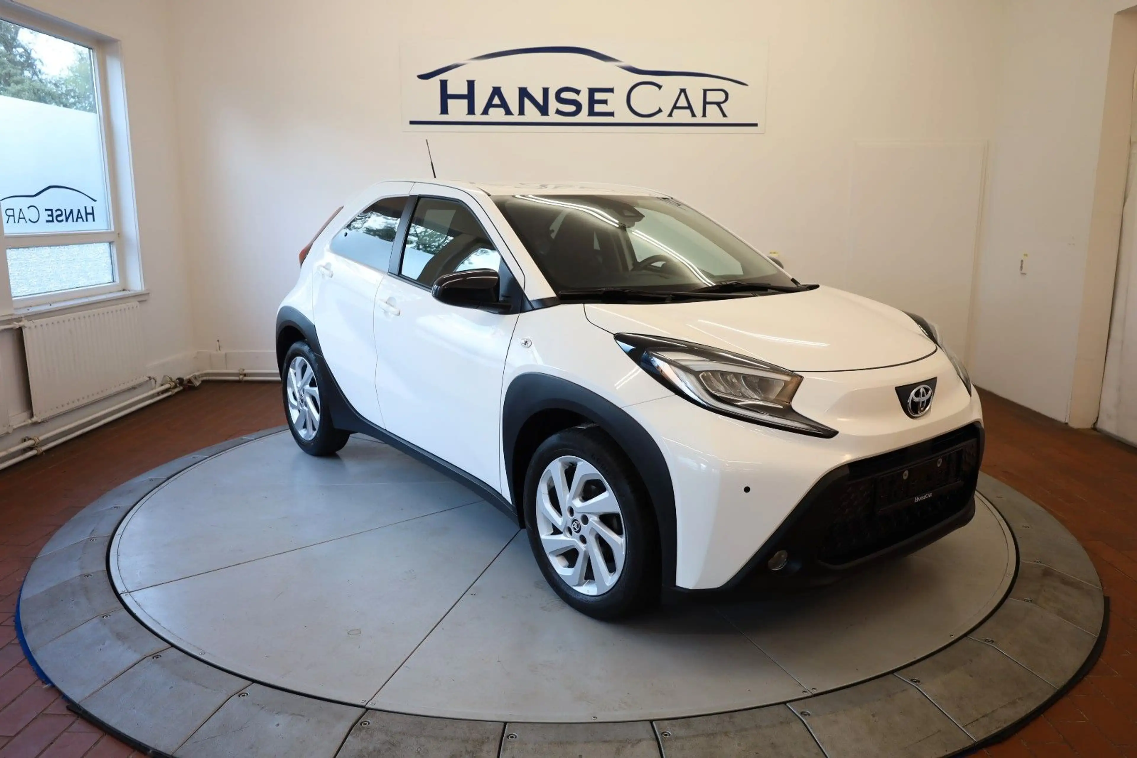 Toyota Aygo X / PDC / R.Kamera / LED / Garantie ! — photo 2