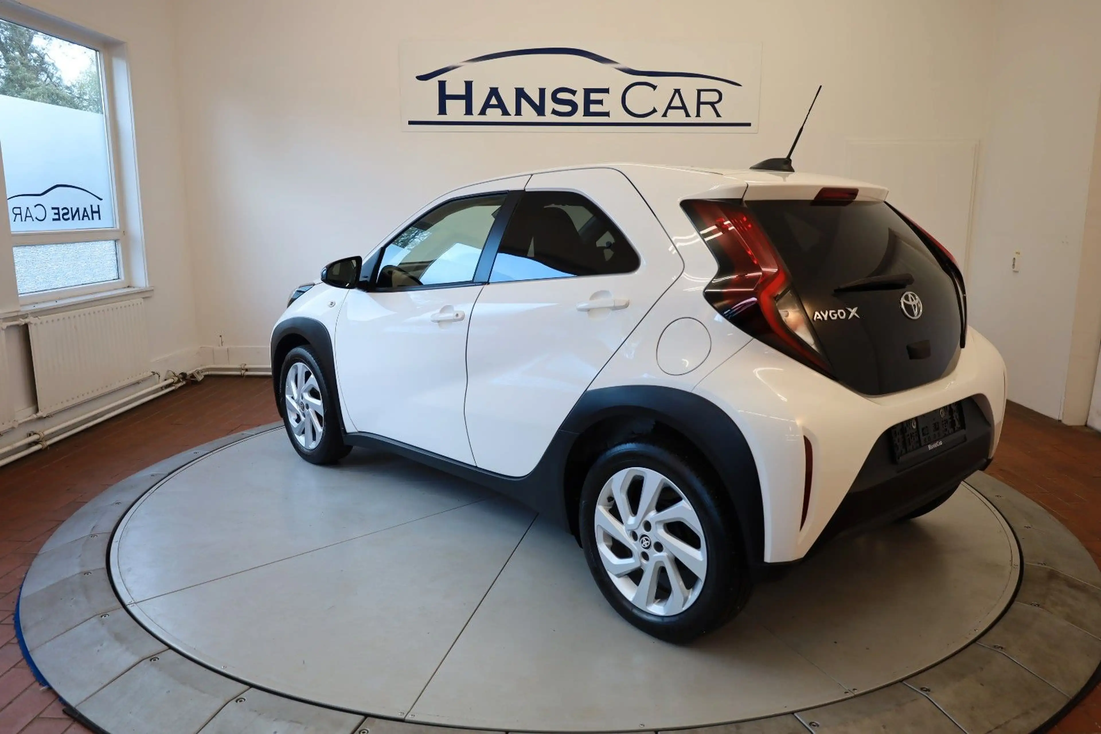 Toyota Aygo X / PDC / R.Kamera / LED / Garantie ! — photo 4