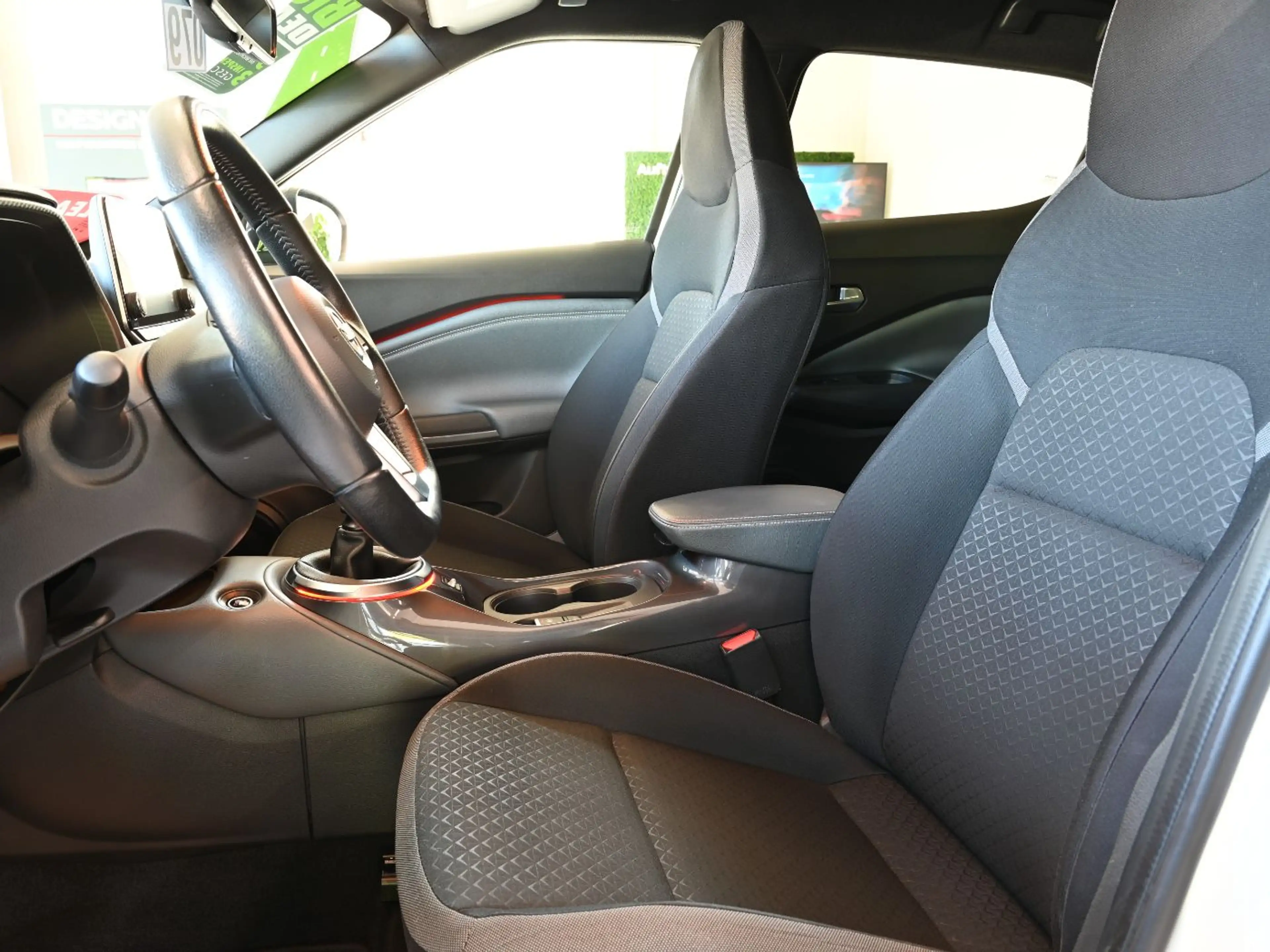 Nissan Juke 1.0 DIG-T ) N-Connecta LED+Navi+Kam.+KlimaA — photo 12