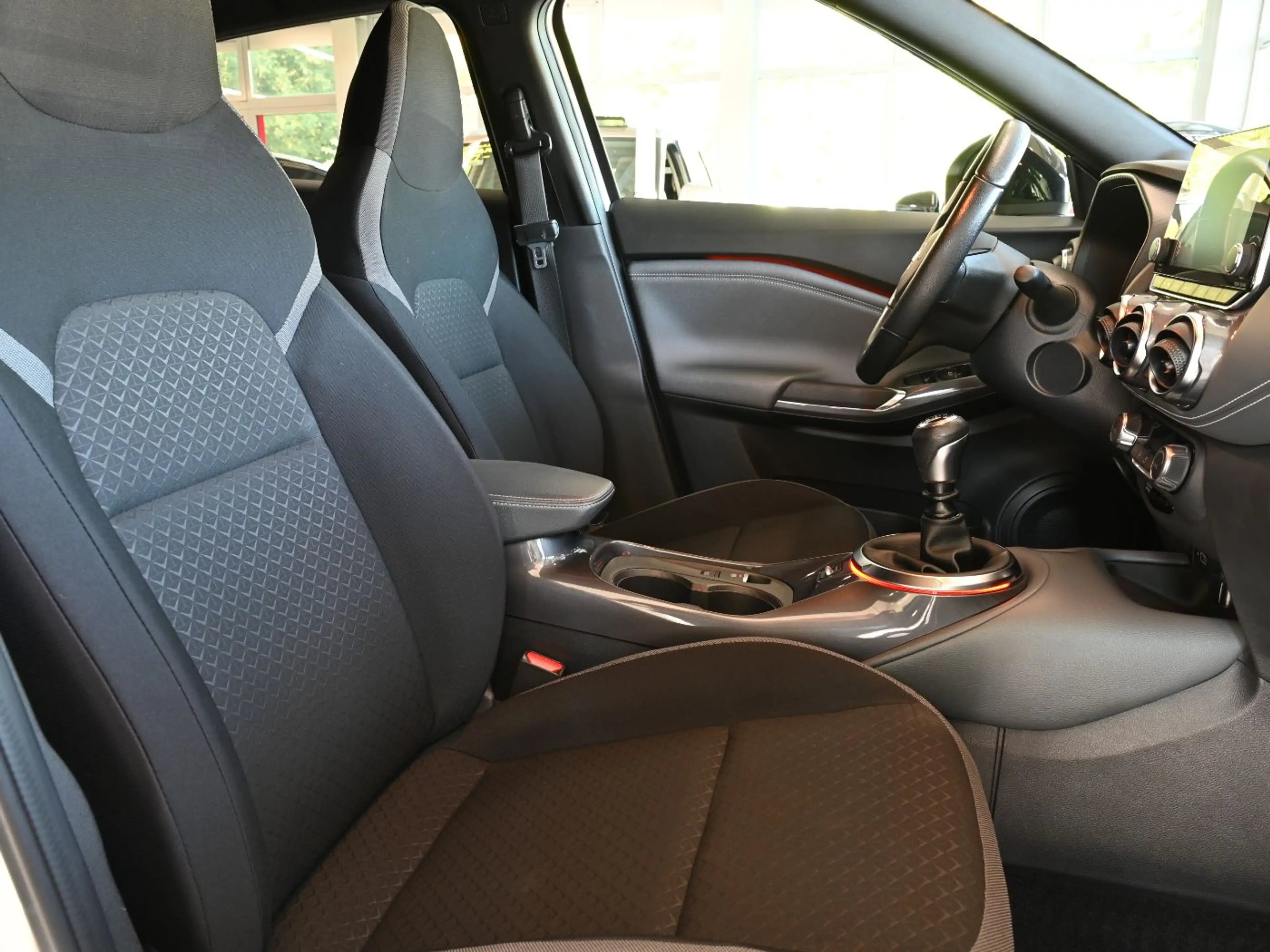 Nissan Juke 1.0 DIG-T ) N-Connecta LED+Navi+Kam.+KlimaA — photo 20