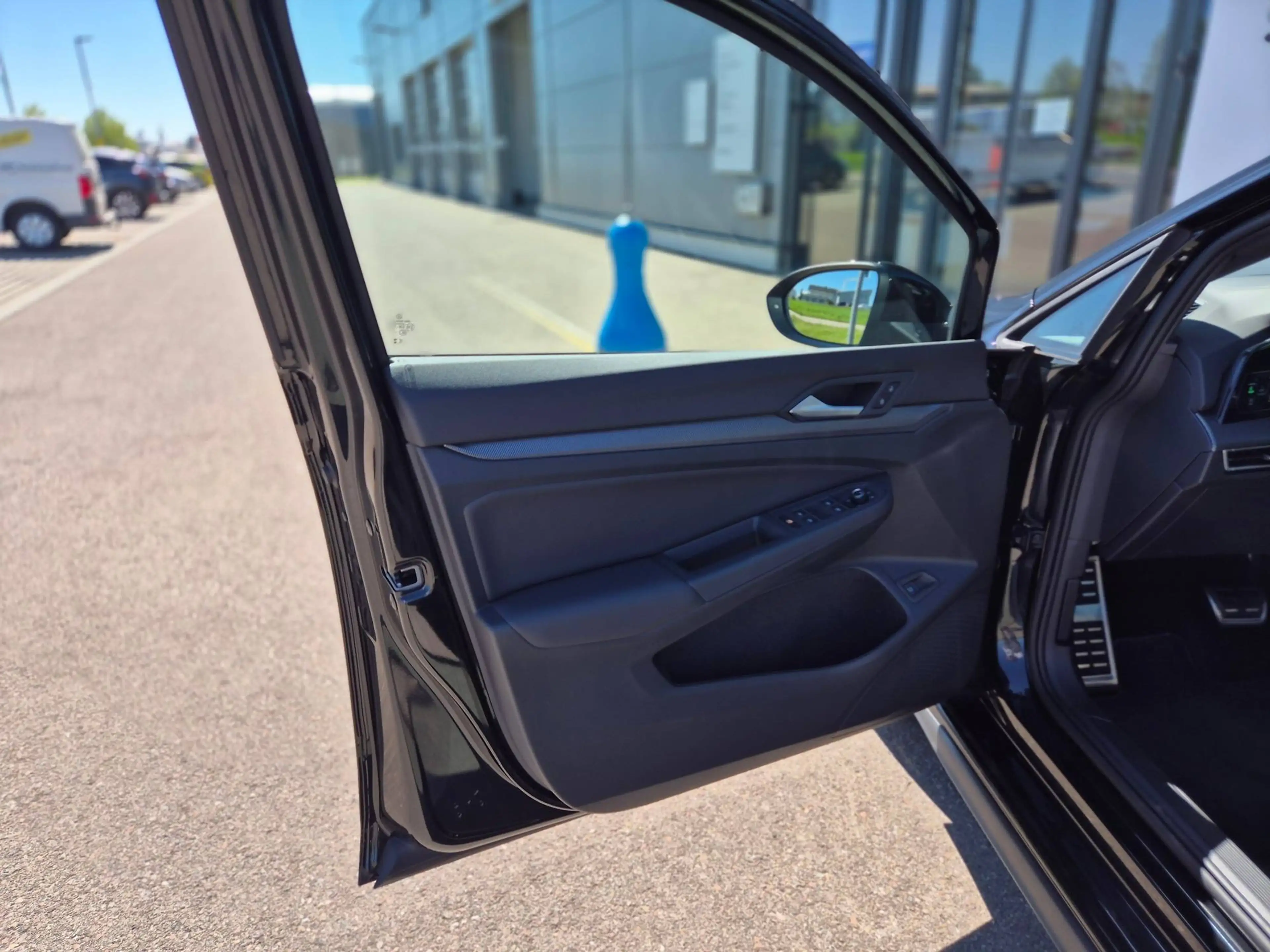 Volkswagen Golf GTE 1.5 TSI eHybrid 272 PS DSG VOLL/AHK/ASG2030/LEDER — photo 10
