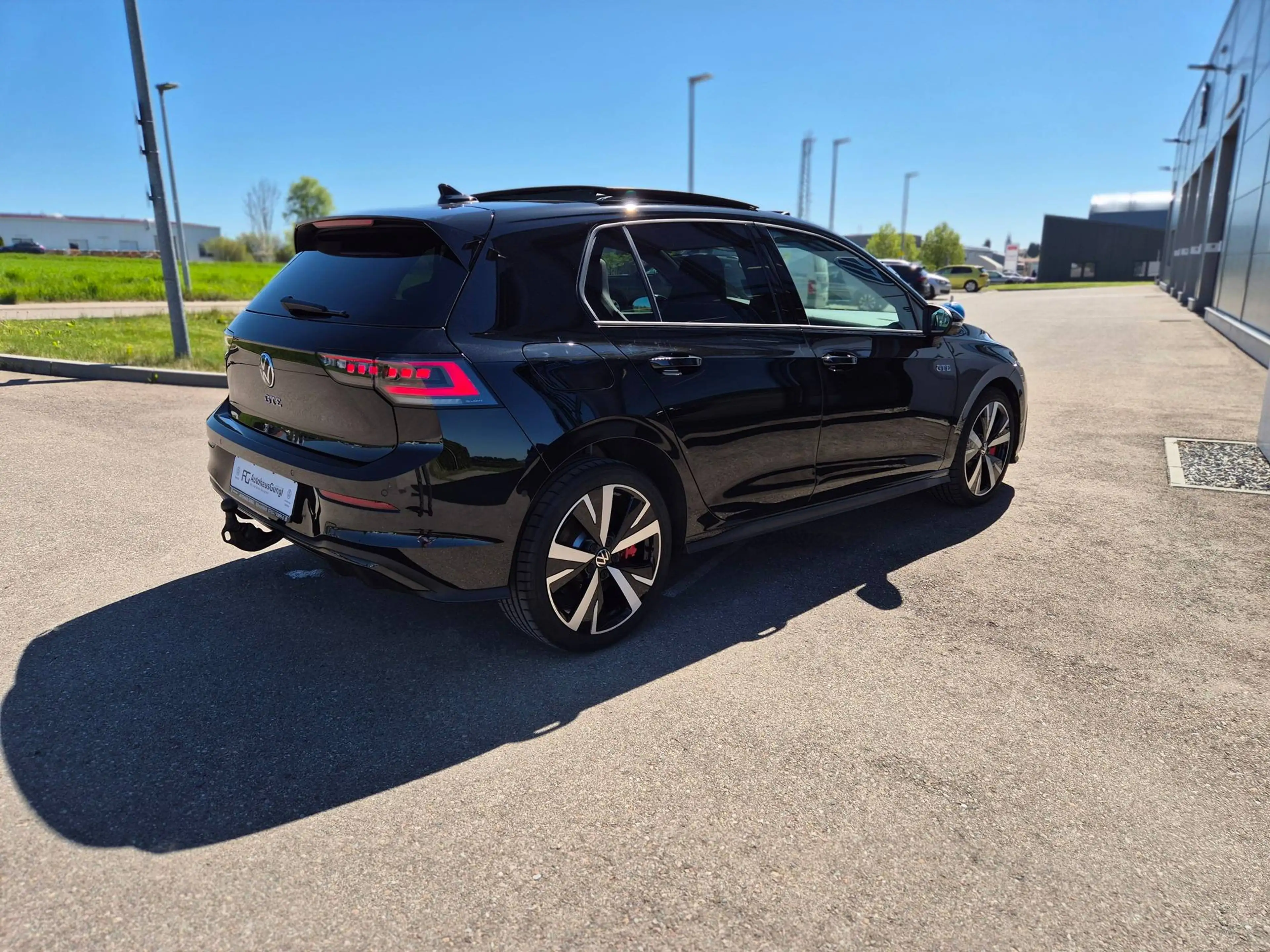 Volkswagen Golf GTE 1.5 TSI eHybrid 272 PS DSG VOLL/AHK/ASG2030/LEDER — photo 5