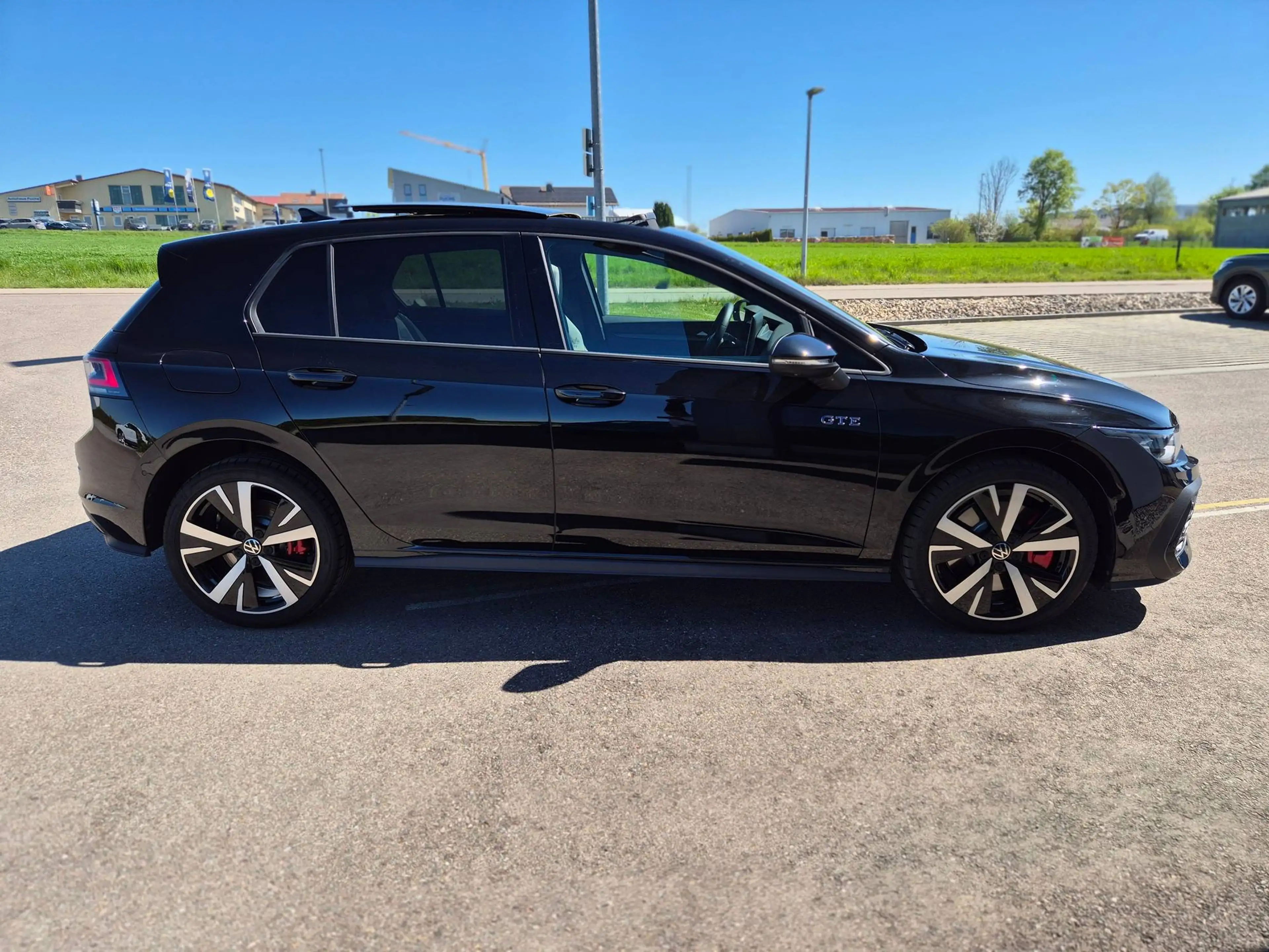 Volkswagen Golf GTE 1.5 TSI eHybrid 272 PS DSG VOLL/AHK/ASG2030/LEDER — photo 4