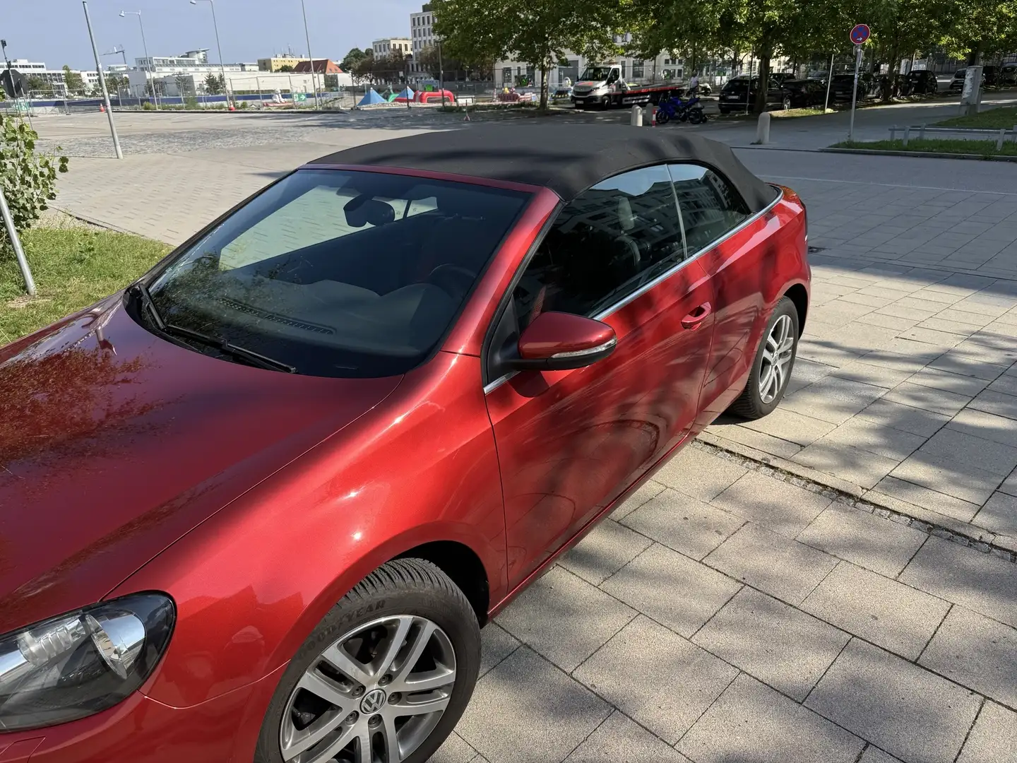 Volkswagen Golf Cabriolet Golf Cabrio 1.2 TSI Rot - 1