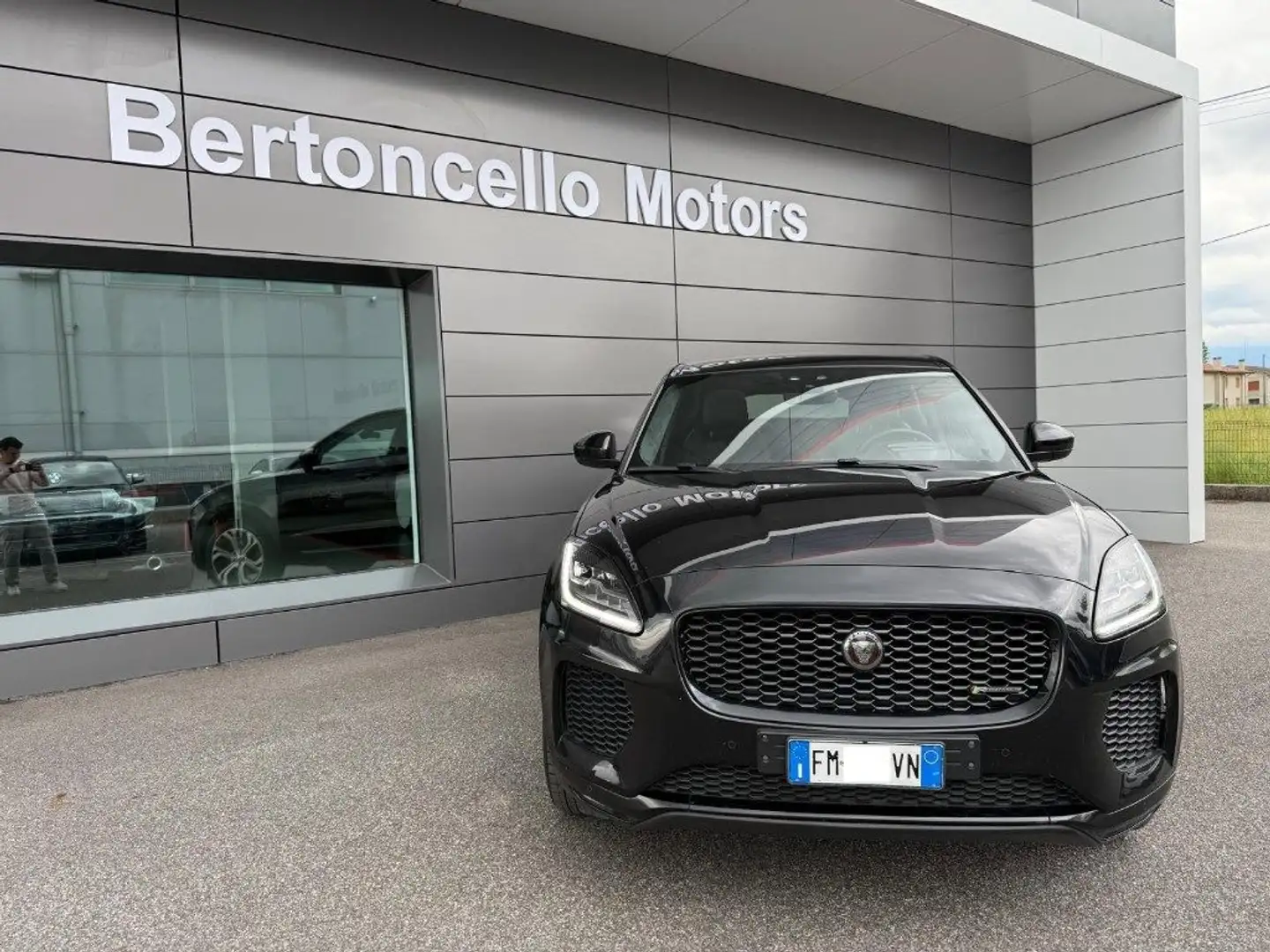 Jaguar E-Pace 2.0D 180CV AWD R FIRST EDITION FULL OPTIONALS! Nero - 2