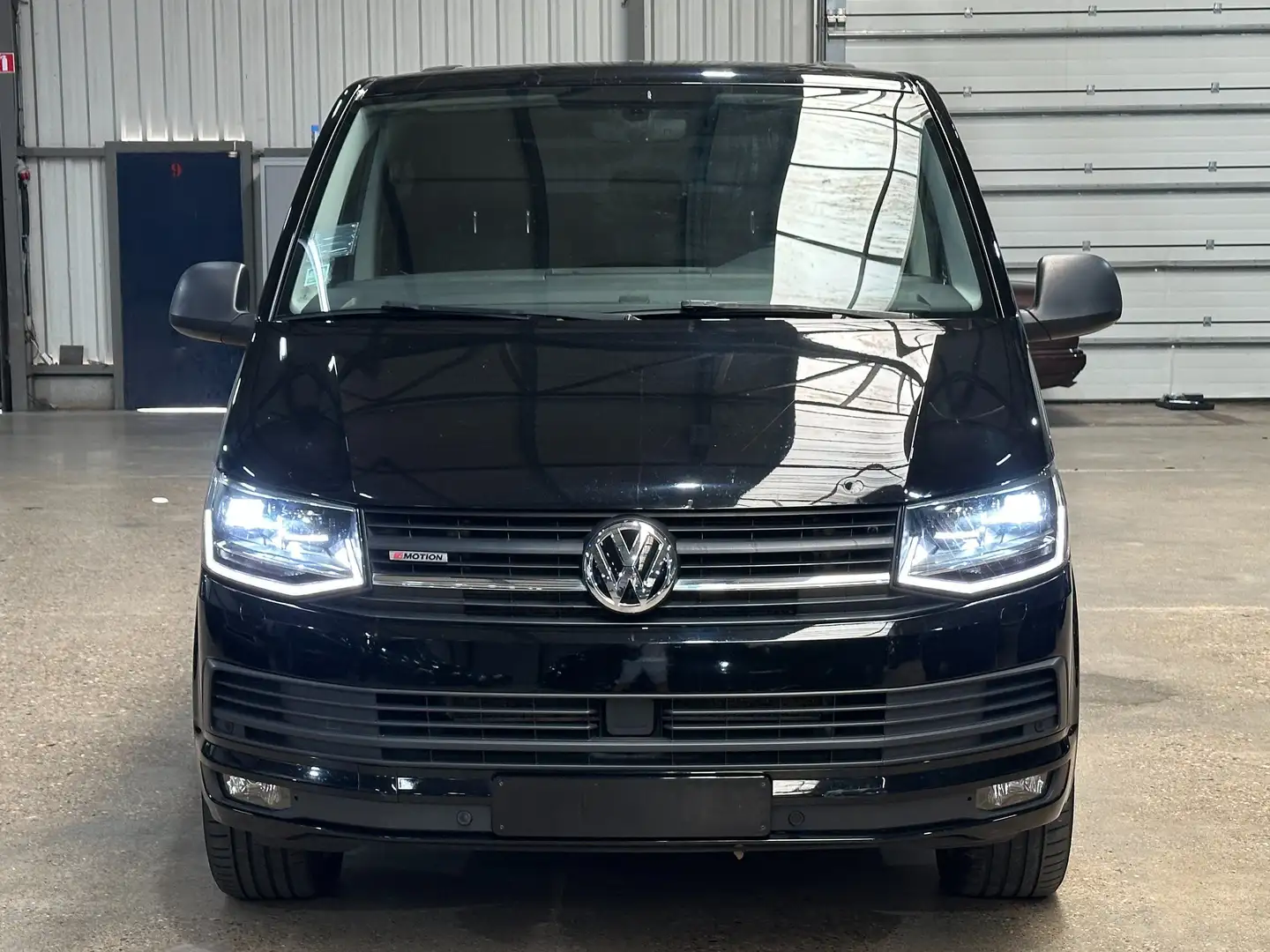 Volkswagen T6 Caravelle Caravelle DSG Lang 4MOTION Highline Nero - 2