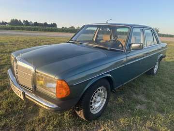W123