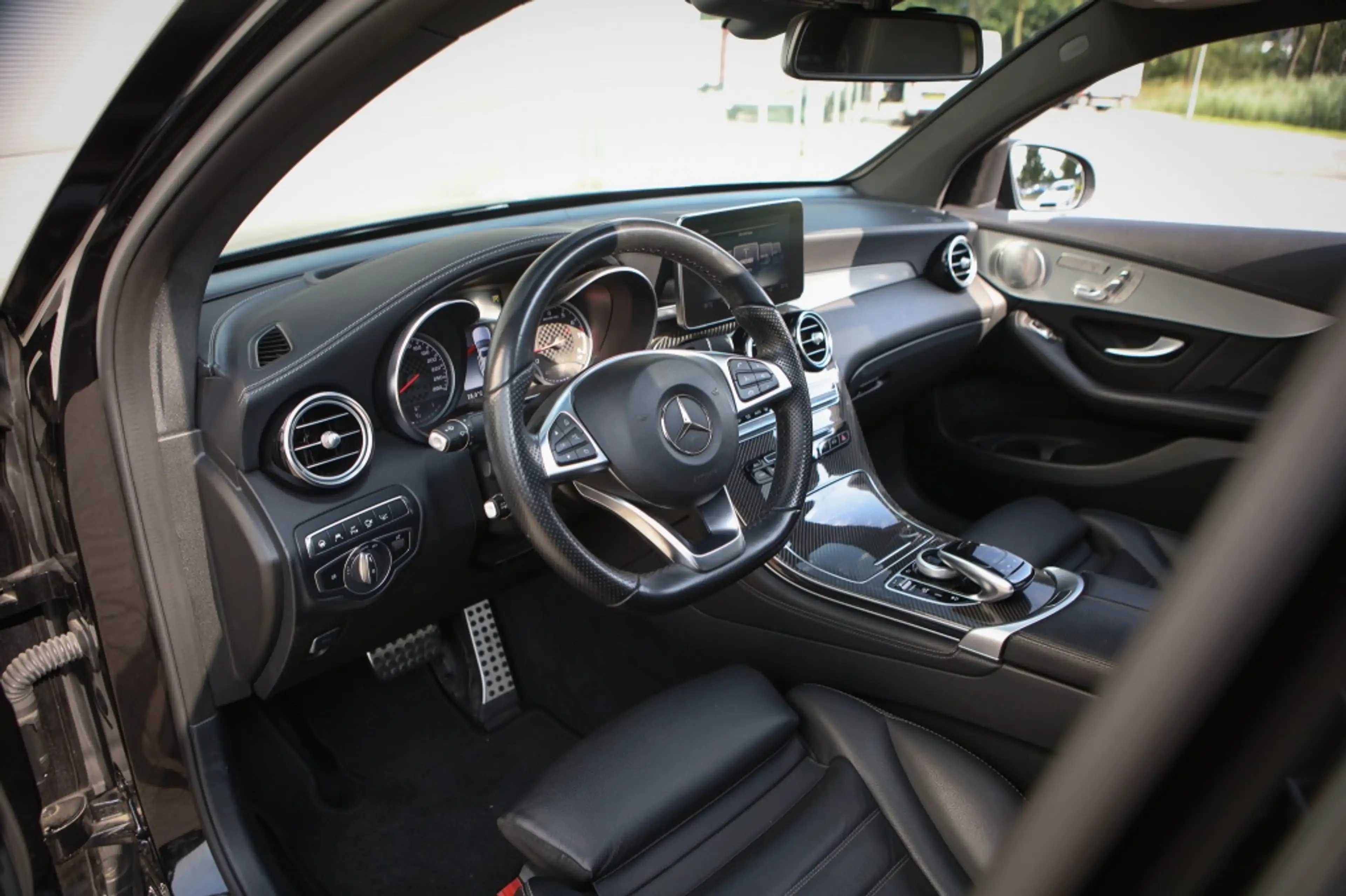 Mercedes-Benz GLC 43 AMG Coupé 4MATIC | Pano | Memory | Carbon | — photo 3