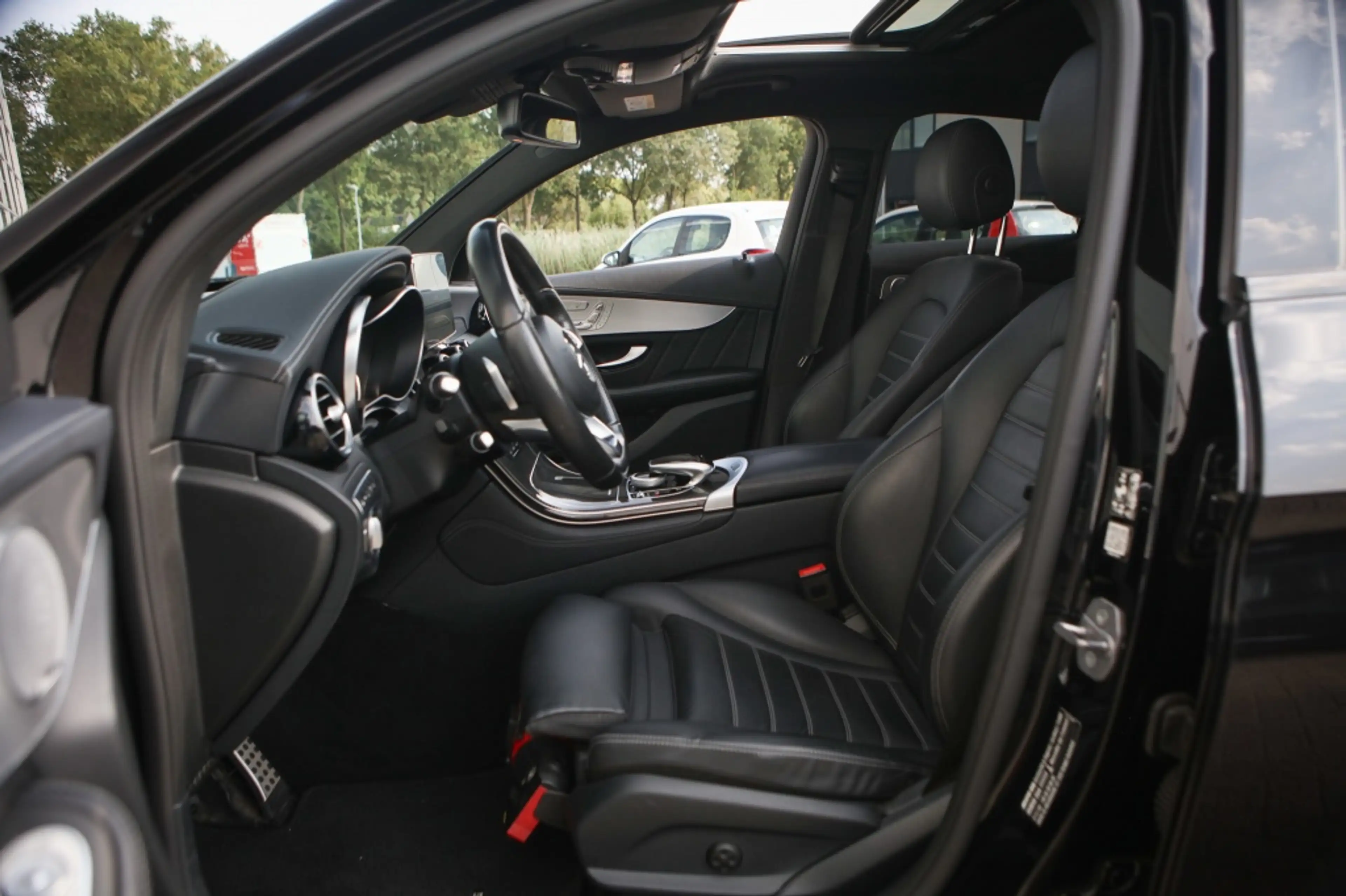 Mercedes-Benz GLC 43 AMG Coupé 4MATIC | Pano | Memory | Carbon | — photo 5