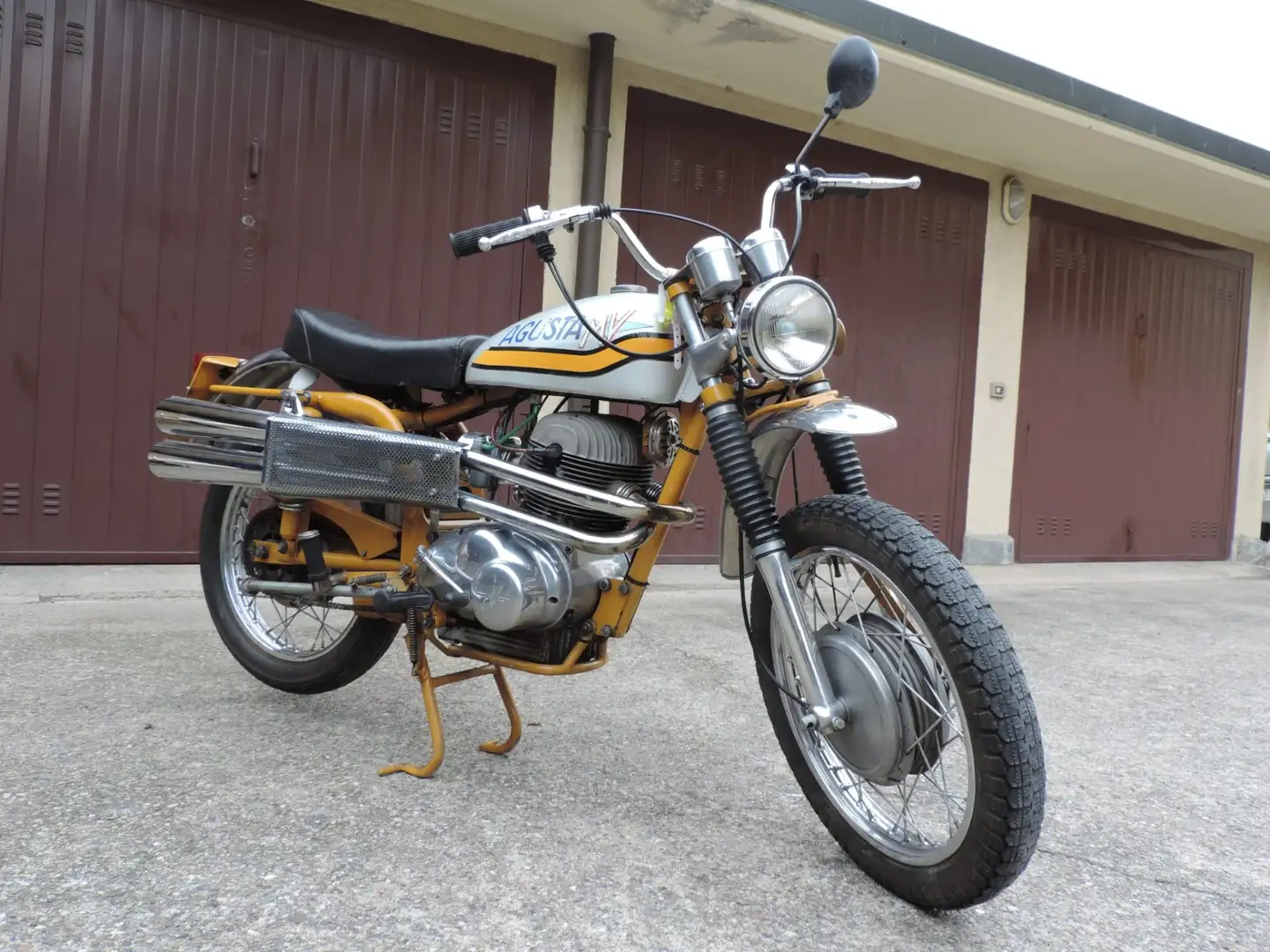 MV Agusta SCRAMBLER 350 - PUNTINE Šedá - 1