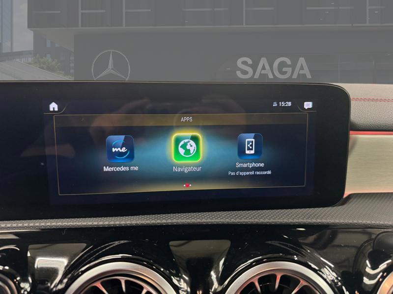 Mercedes-Benz CLA 180 Shooting Brake AMG Line — photo 12
