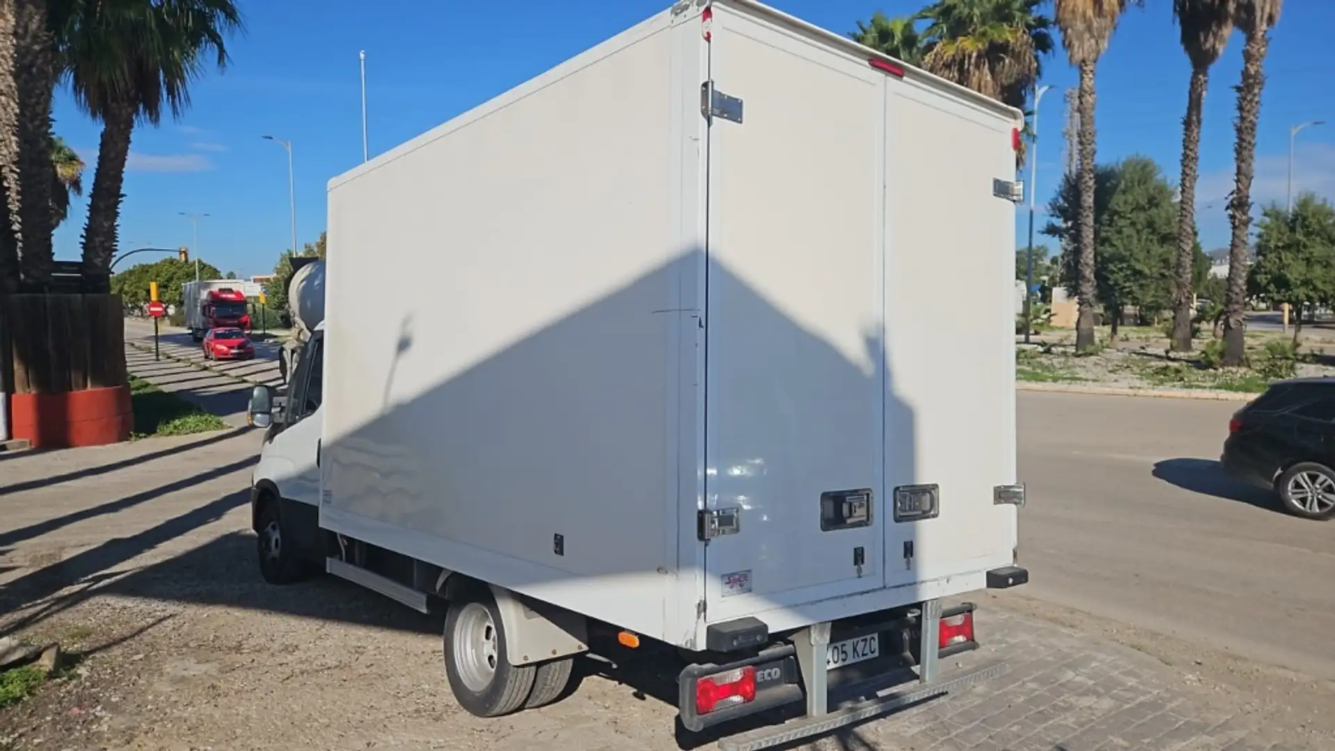 Iveco Daily Chasis Cabina 35C14 3750 136 Blanco - 2