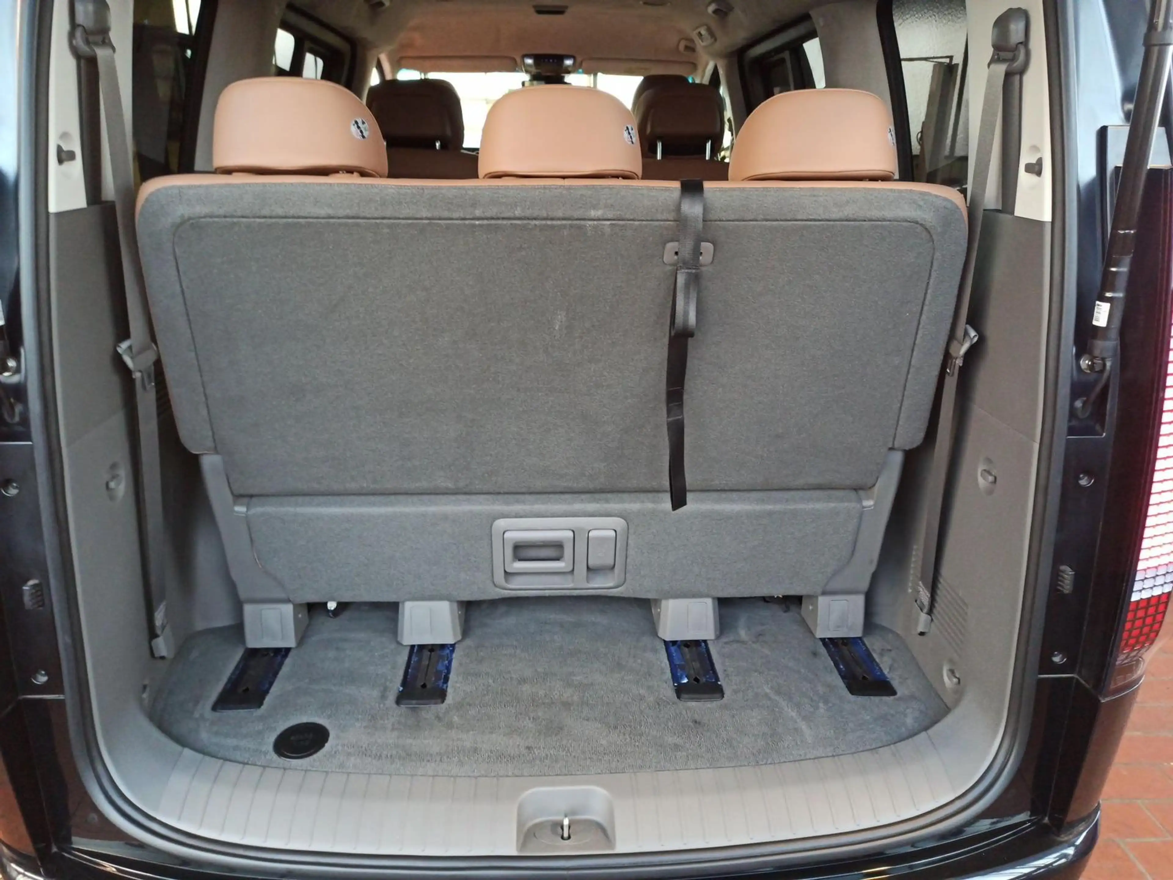 Hyundai STARIA Signature 2.2L / 7Sitzer / Shuttle-Paket — photo 12